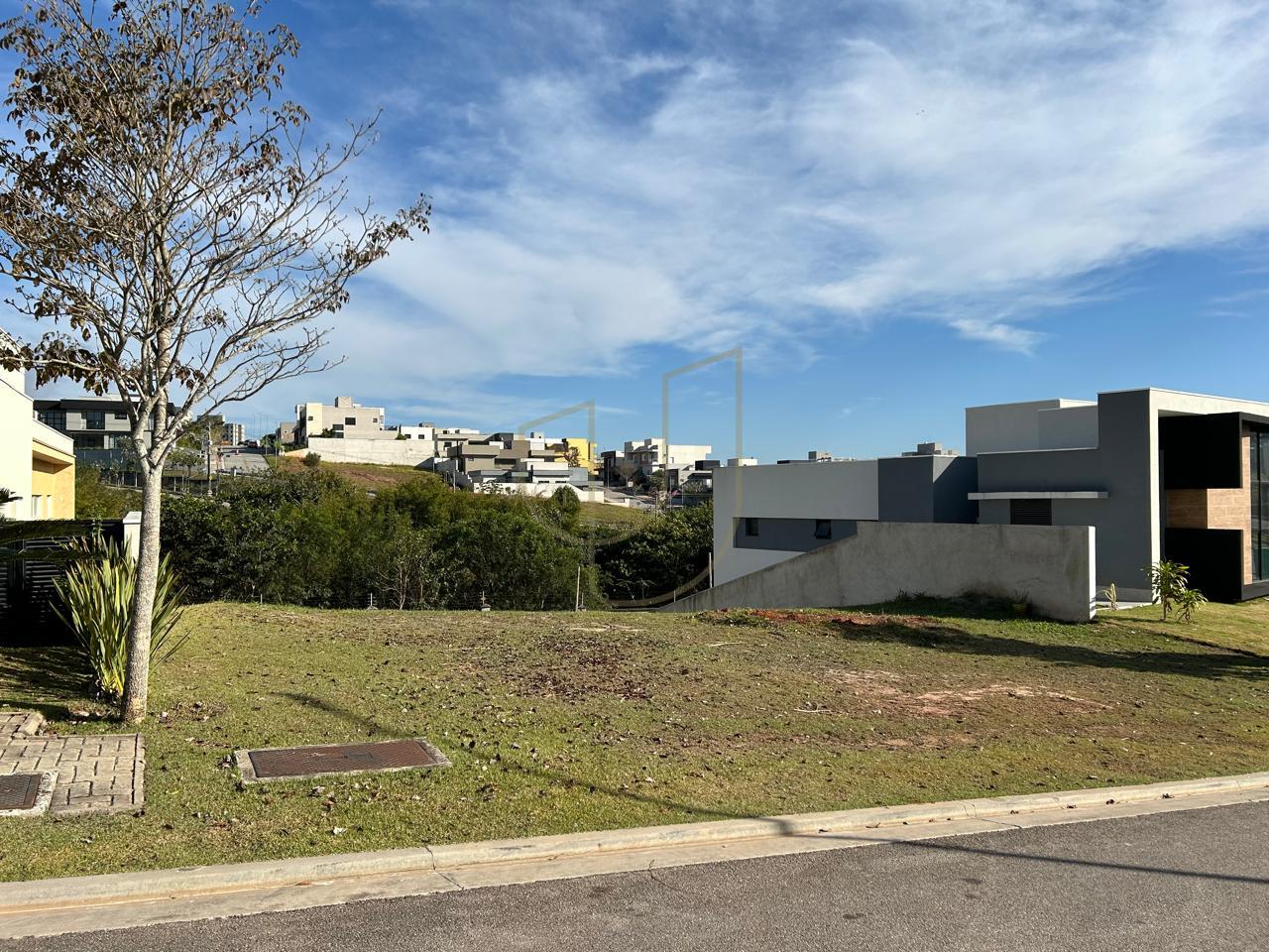 Terreno de 590m&sup2; no condom&iacute;nio Alphaville I - S&atilde;o Jos&eacute; dos Campos/SP  São José dos Campos - 