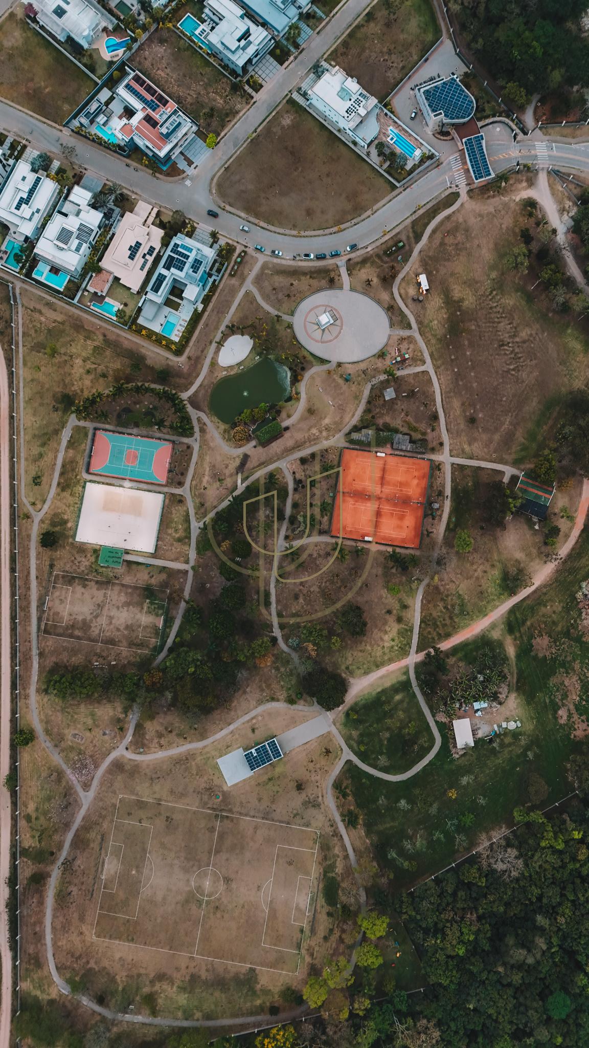 Terreno de 1312 m&sup2; no Ch&aacute;cara Serimbura - S&atilde;o Jos&eacute; dos Campos/SP  São José dos Campos - 