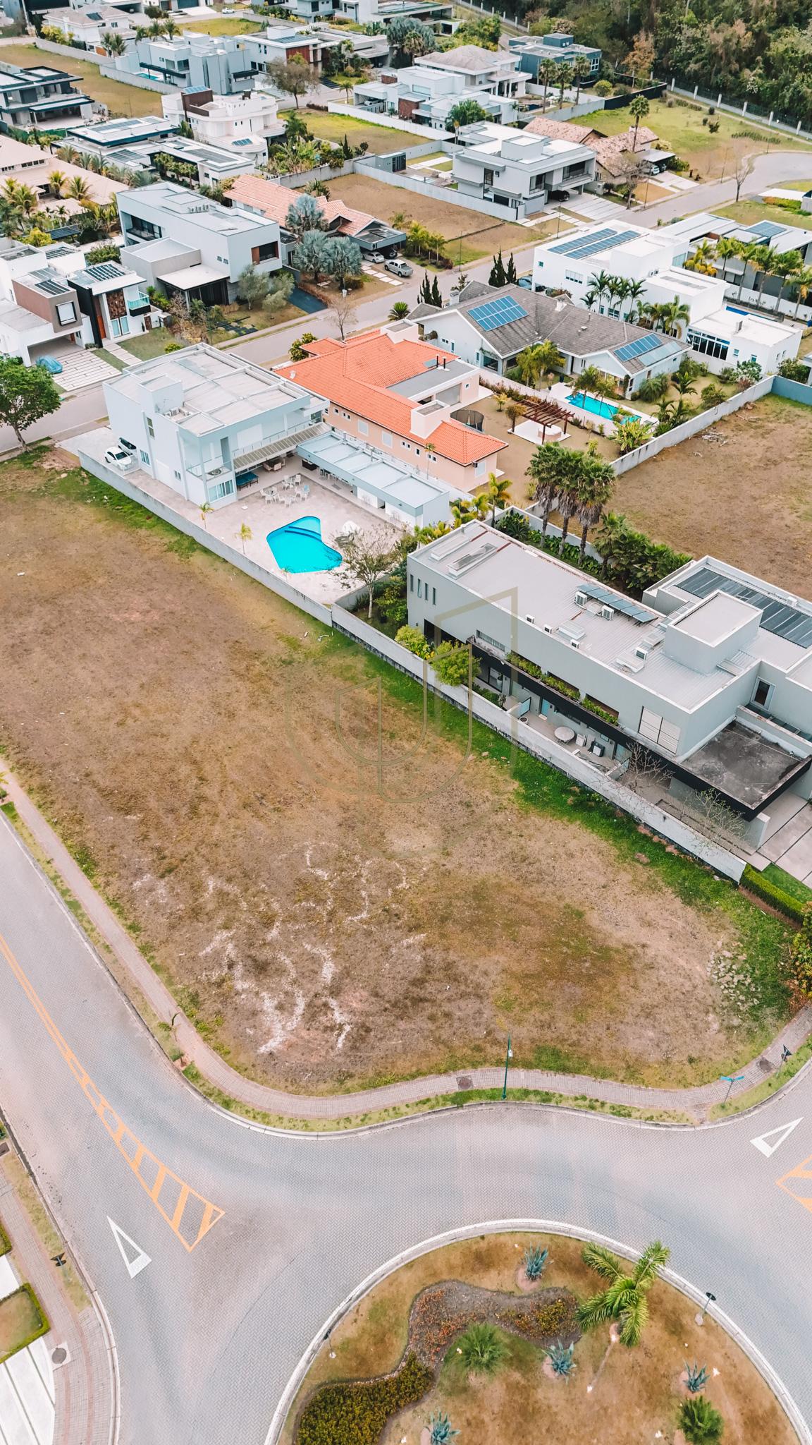 Terreno de 1.389 m&sup2; no Ch&aacute;cara Serimbura - S&atilde;o Jos&eacute; dos Campos/SP  São José dos Campos - 