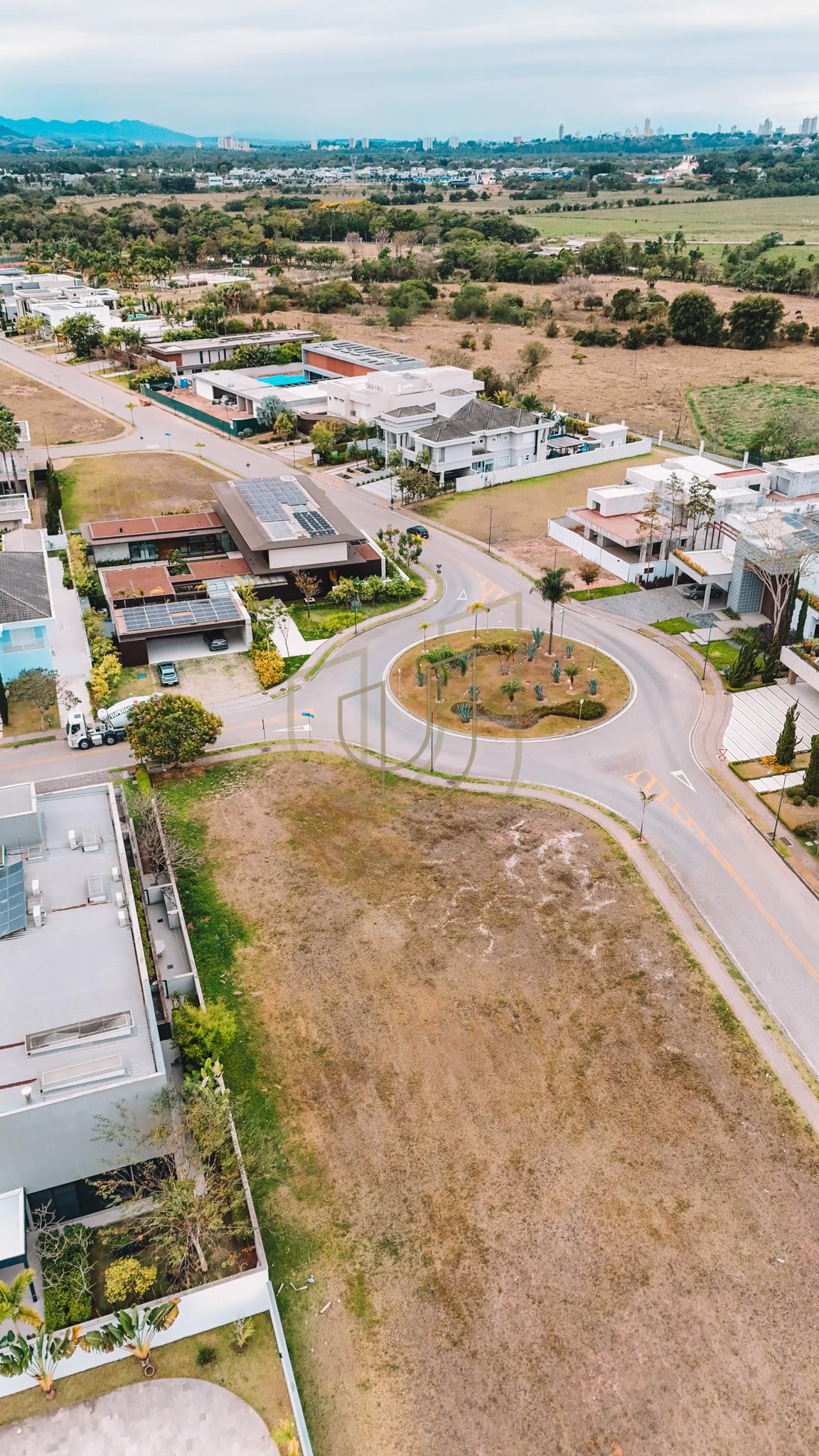 Terreno de 1.389 m&sup2; no Ch&aacute;cara Serimbura - S&atilde;o Jos&eacute; dos Campos/SP  São José dos Campos - 