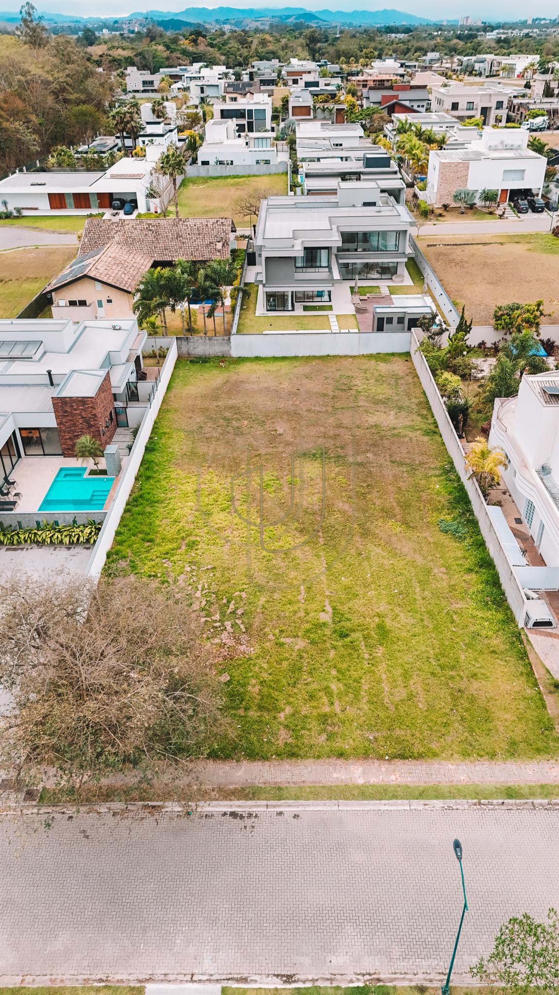 Terreno de 1200 m&sup2; no Ch&aacute;cara Serimbura - S&atilde;o Jos&eacute; dos Campos/SP  São José dos Campos - 