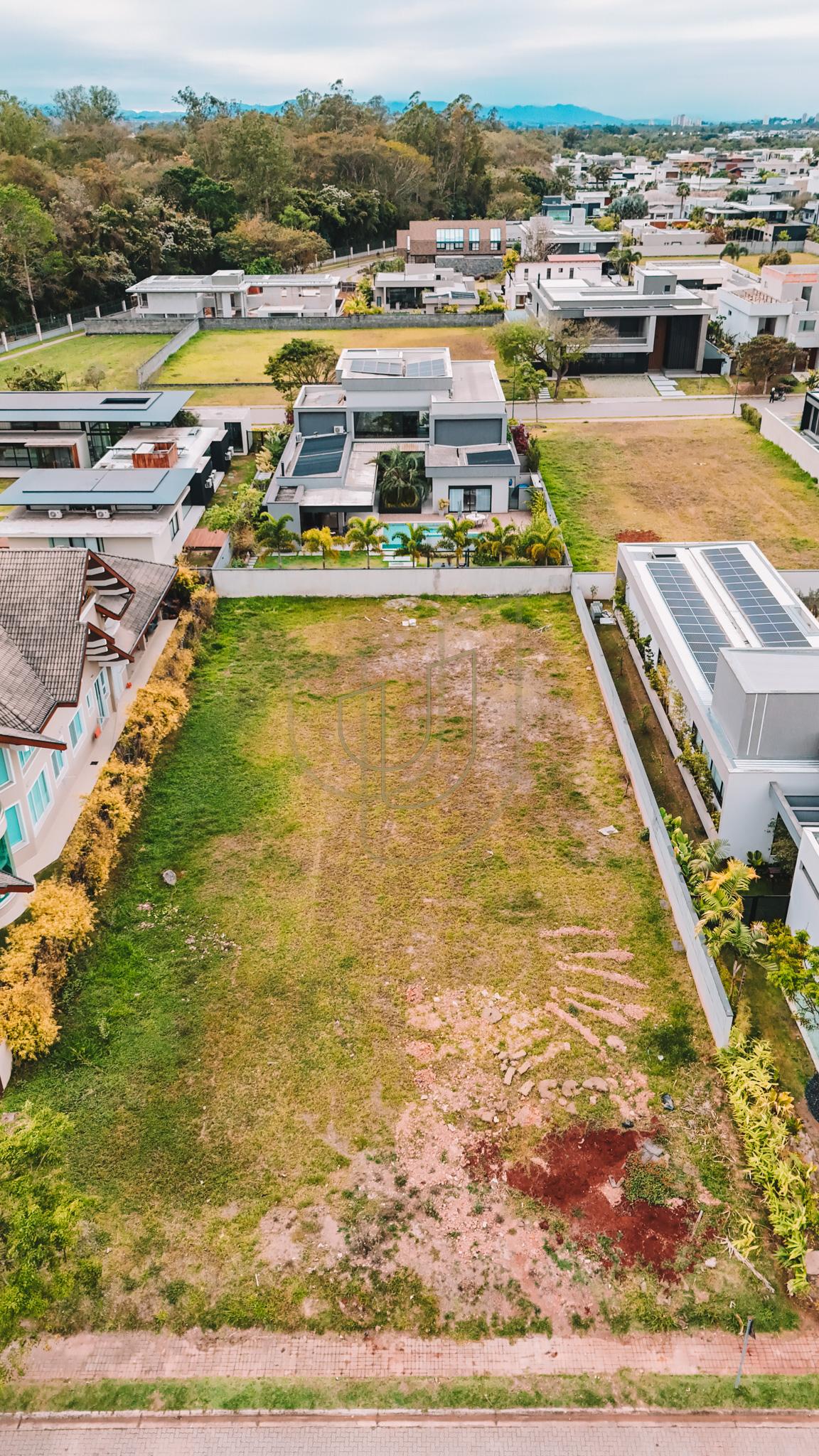 Terreno de 1200 m&sup2; no Ch&aacute;cara Serimbura - S&atilde;o Jos&eacute; dos Campos/SP  São José dos Campos - 