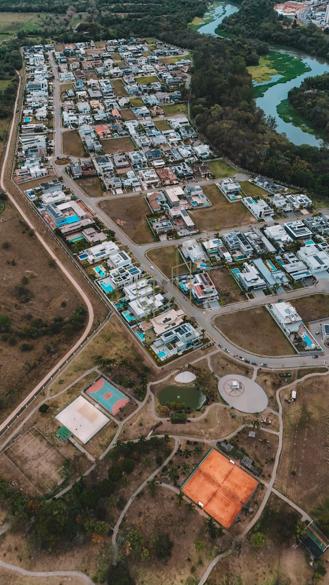 Terreno de 1200 m&sup2; no Ch&aacute;cara Serimbura - S&atilde;o Jos&eacute; dos Campos/SP  São José dos Campos - 