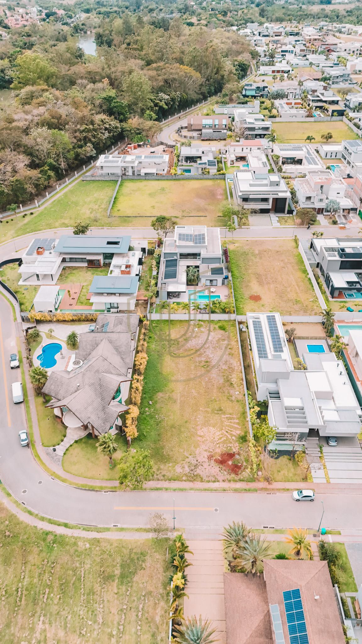 Terreno de 1200 m&sup2; no Ch&aacute;cara Serimbura - S&atilde;o Jos&eacute; dos Campos/SP  São José dos Campos - 