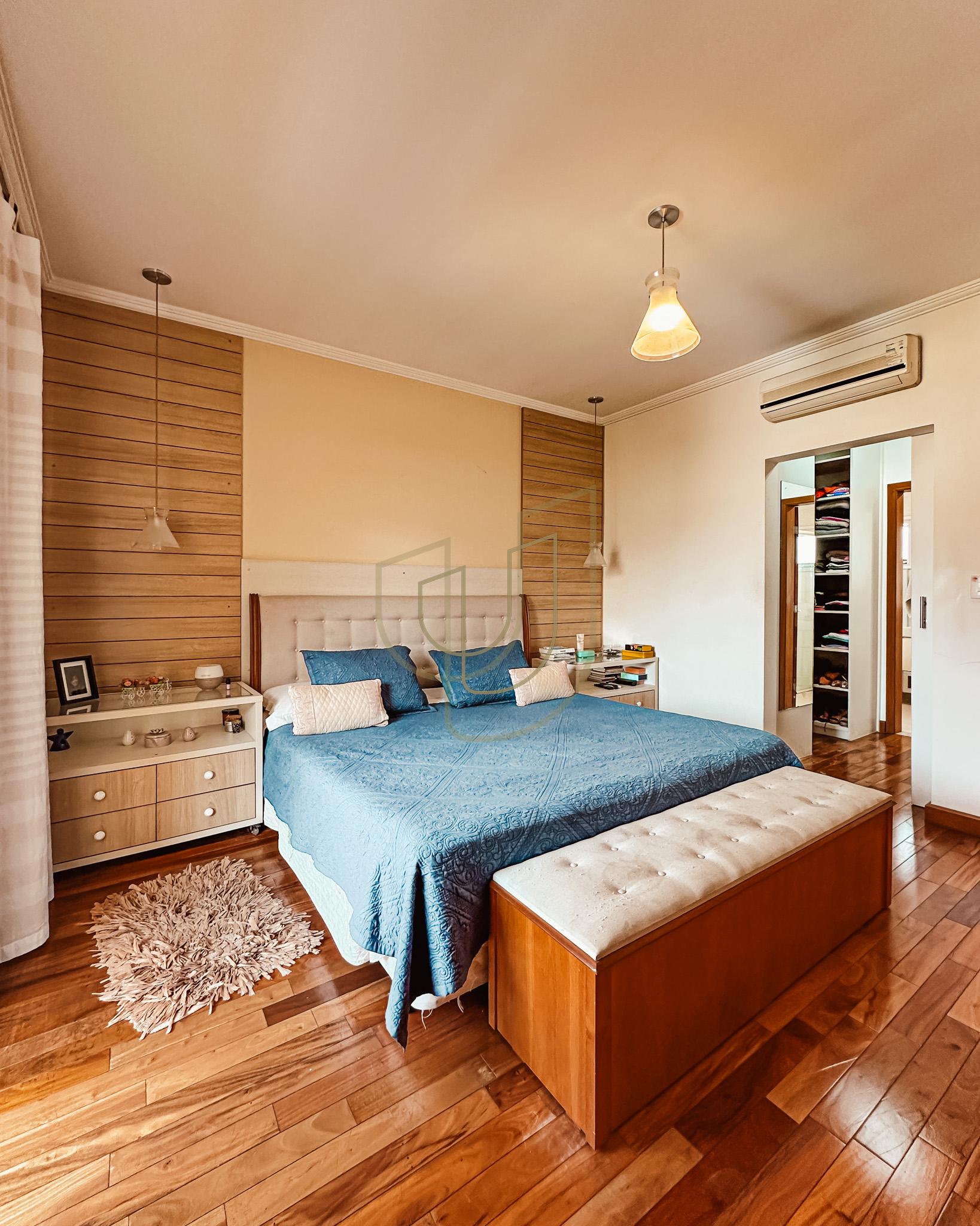 Sobrado Cl&aacute;ssico com 4 su&iacute;tes no Altos da Serra I - S&atilde;o Jos&eacute; dos Campos/SP  São José dos Campos - 