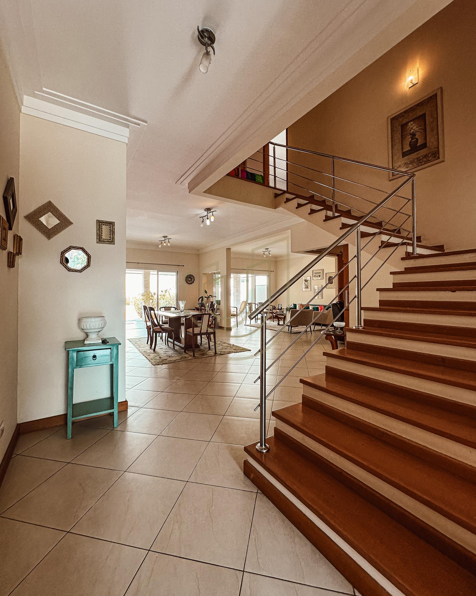 Sobrado Cl&aacute;ssico com 4 su&iacute;tes no Altos da Serra I - S&atilde;o Jos&eacute; dos Campos/SP  São José dos Campos - 