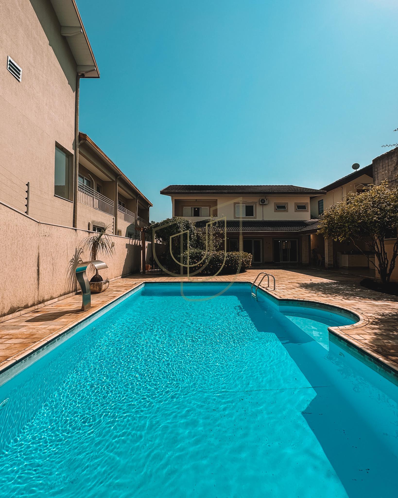 Sobrado Cl&aacute;ssico com 4 su&iacute;tes no Altos da Serra I - S&atilde;o Jos&eacute; dos Campos/SP  São José dos Campos - 