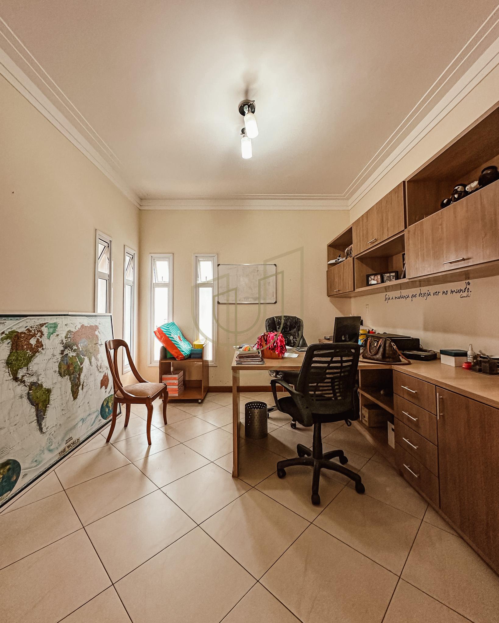 Sobrado Cl&aacute;ssico com 4 su&iacute;tes no Altos da Serra I - S&atilde;o Jos&eacute; dos Campos/SP  São José dos Campos - 