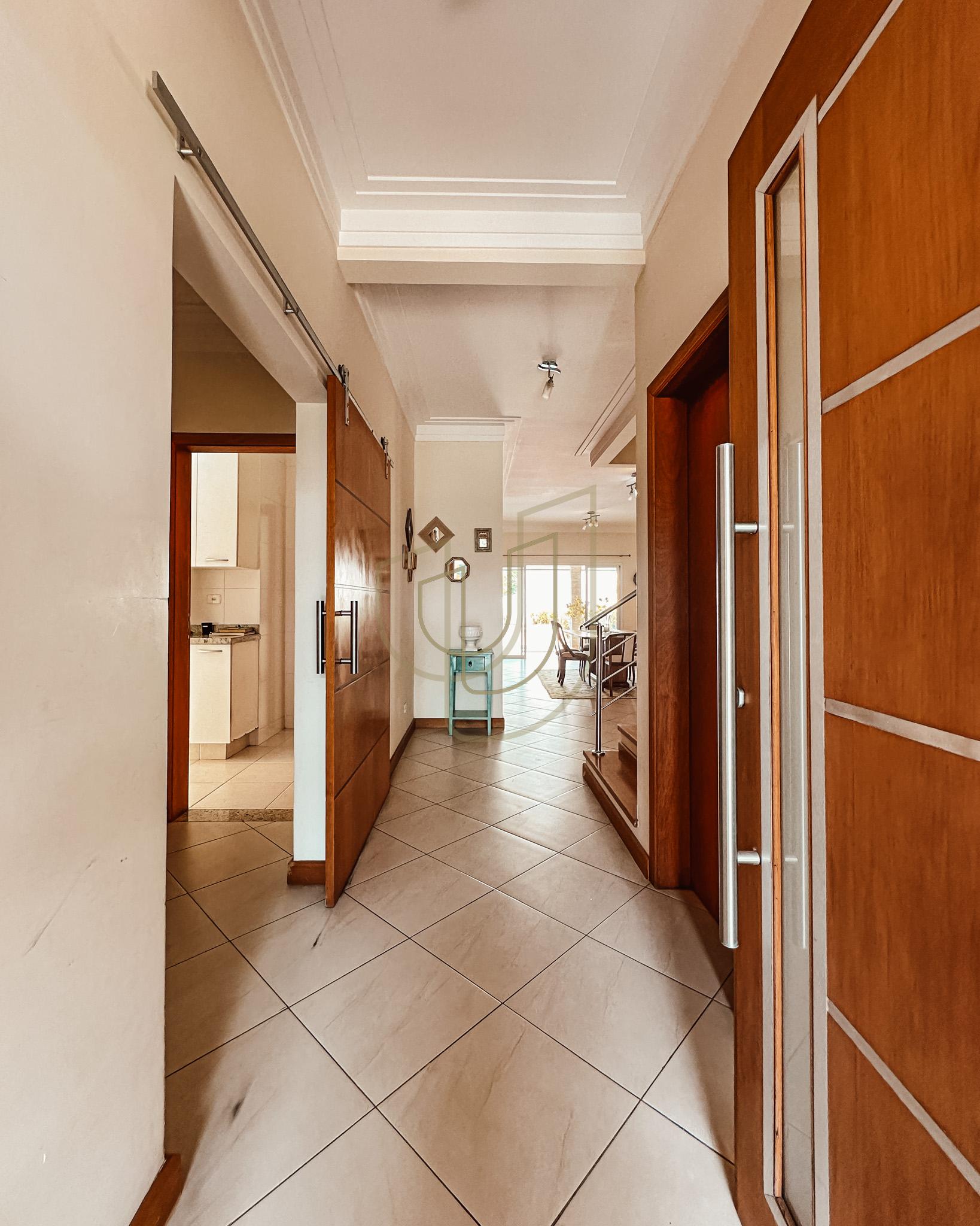 Sobrado Cl&aacute;ssico com 4 su&iacute;tes no Altos da Serra I - S&atilde;o Jos&eacute; dos Campos/SP  São José dos Campos - 