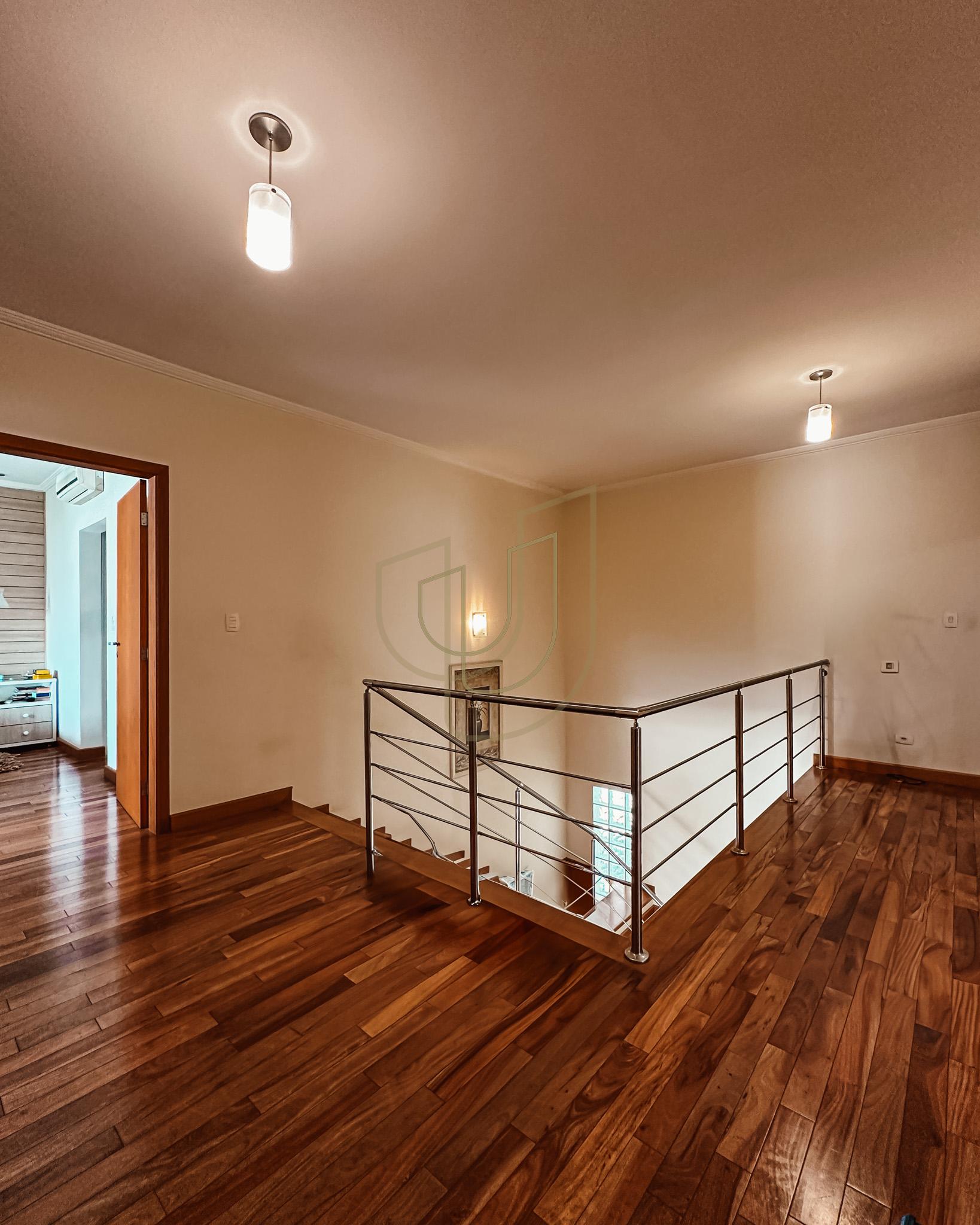 Sobrado Cl&aacute;ssico com 4 su&iacute;tes no Altos da Serra I - S&atilde;o Jos&eacute; dos Campos/SP  São José dos Campos - 