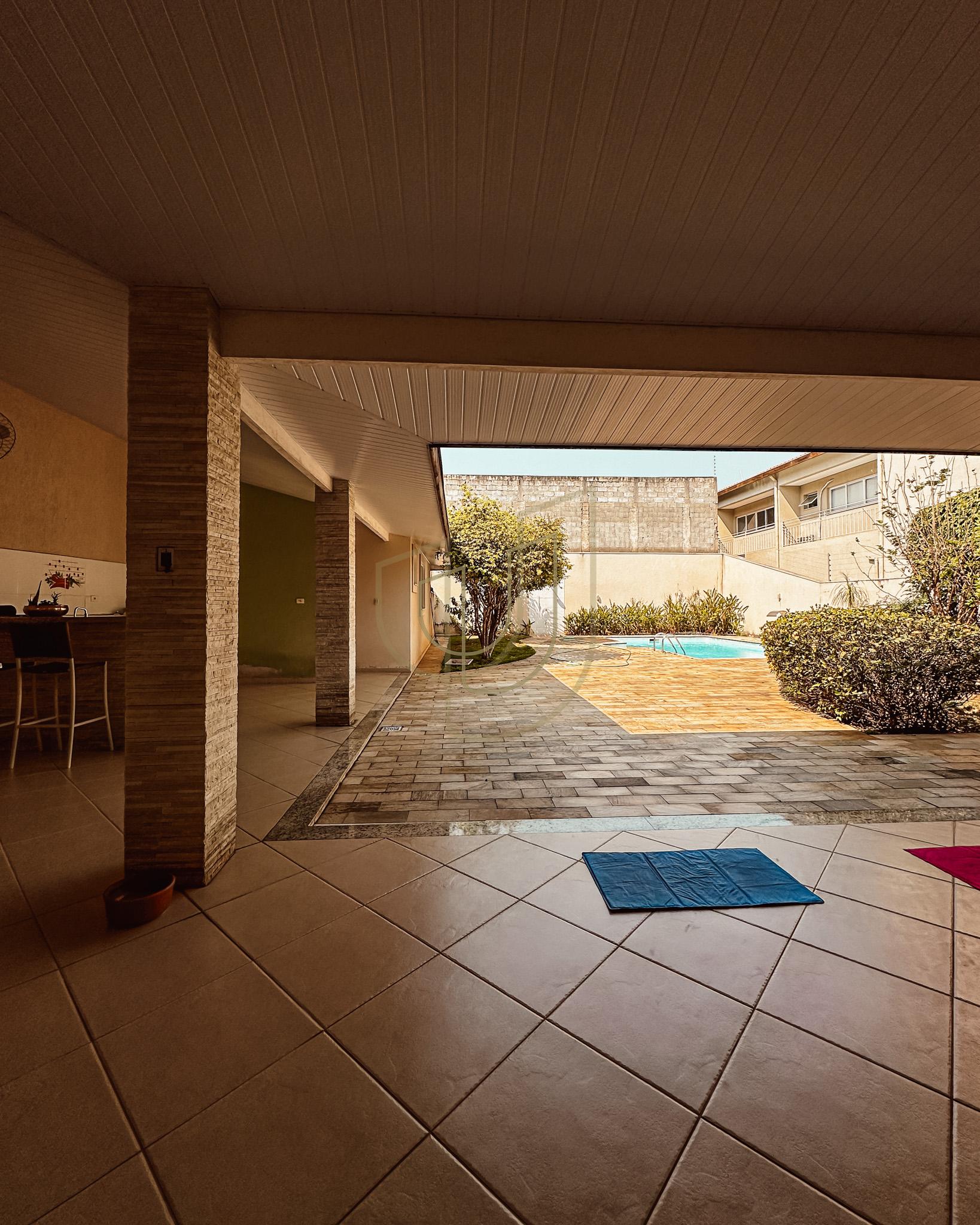 Sobrado Cl&aacute;ssico com 4 su&iacute;tes no Altos da Serra I - S&atilde;o Jos&eacute; dos Campos/SP  São José dos Campos - 