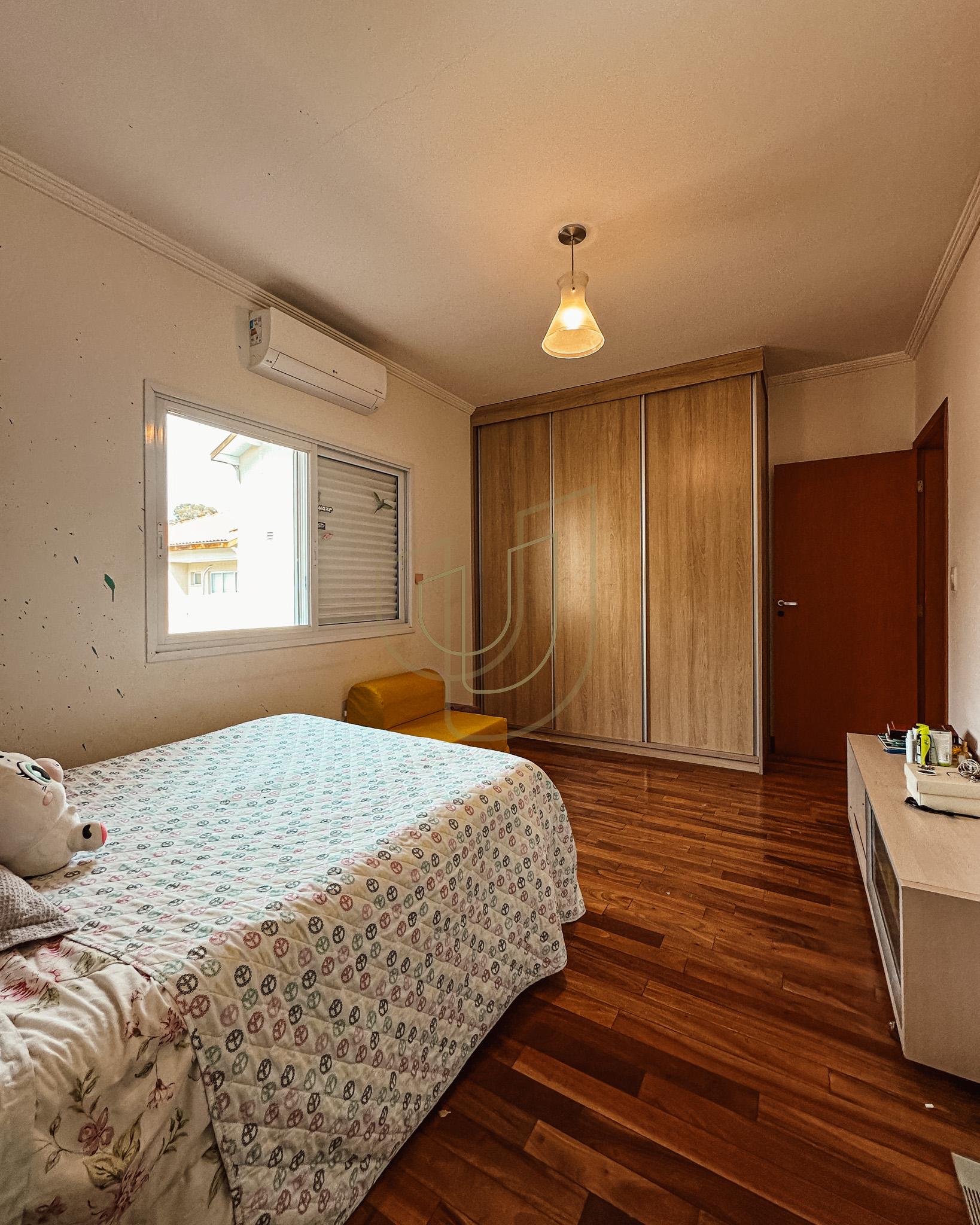 Sobrado Cl&aacute;ssico com 4 su&iacute;tes no Altos da Serra I - S&atilde;o Jos&eacute; dos Campos/SP  São José dos Campos - 