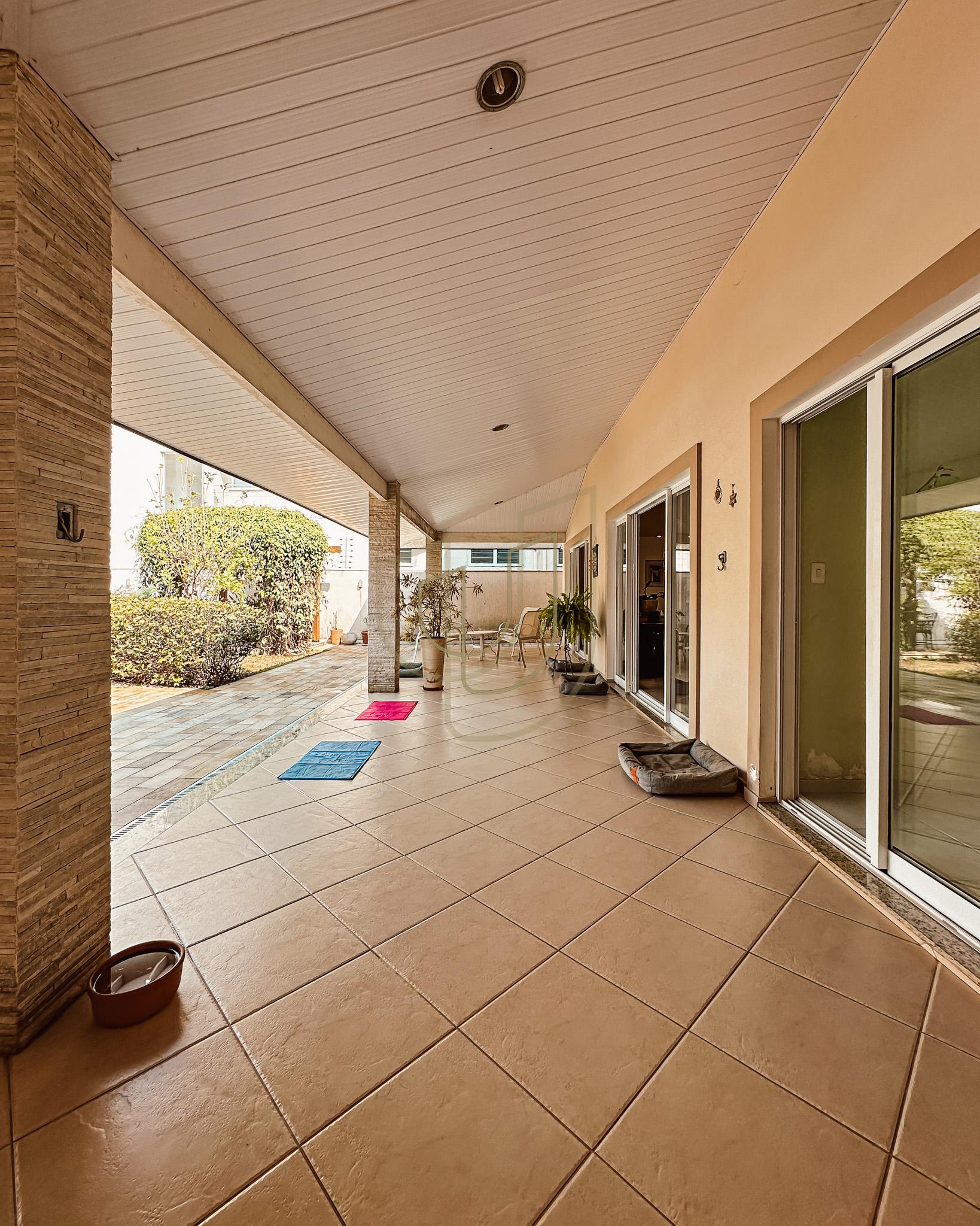 Sobrado Cl&aacute;ssico com 4 su&iacute;tes no Altos da Serra I - S&atilde;o Jos&eacute; dos Campos/SP  São José dos Campos - 