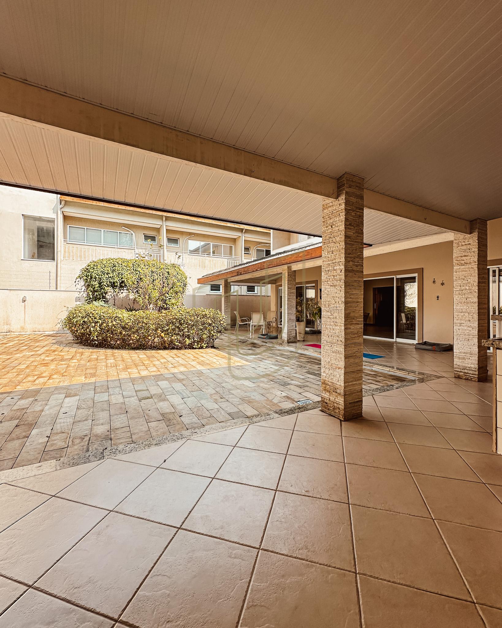 Sobrado Cl&aacute;ssico com 4 su&iacute;tes no Altos da Serra I - S&atilde;o Jos&eacute; dos Campos/SP  São José dos Campos - 