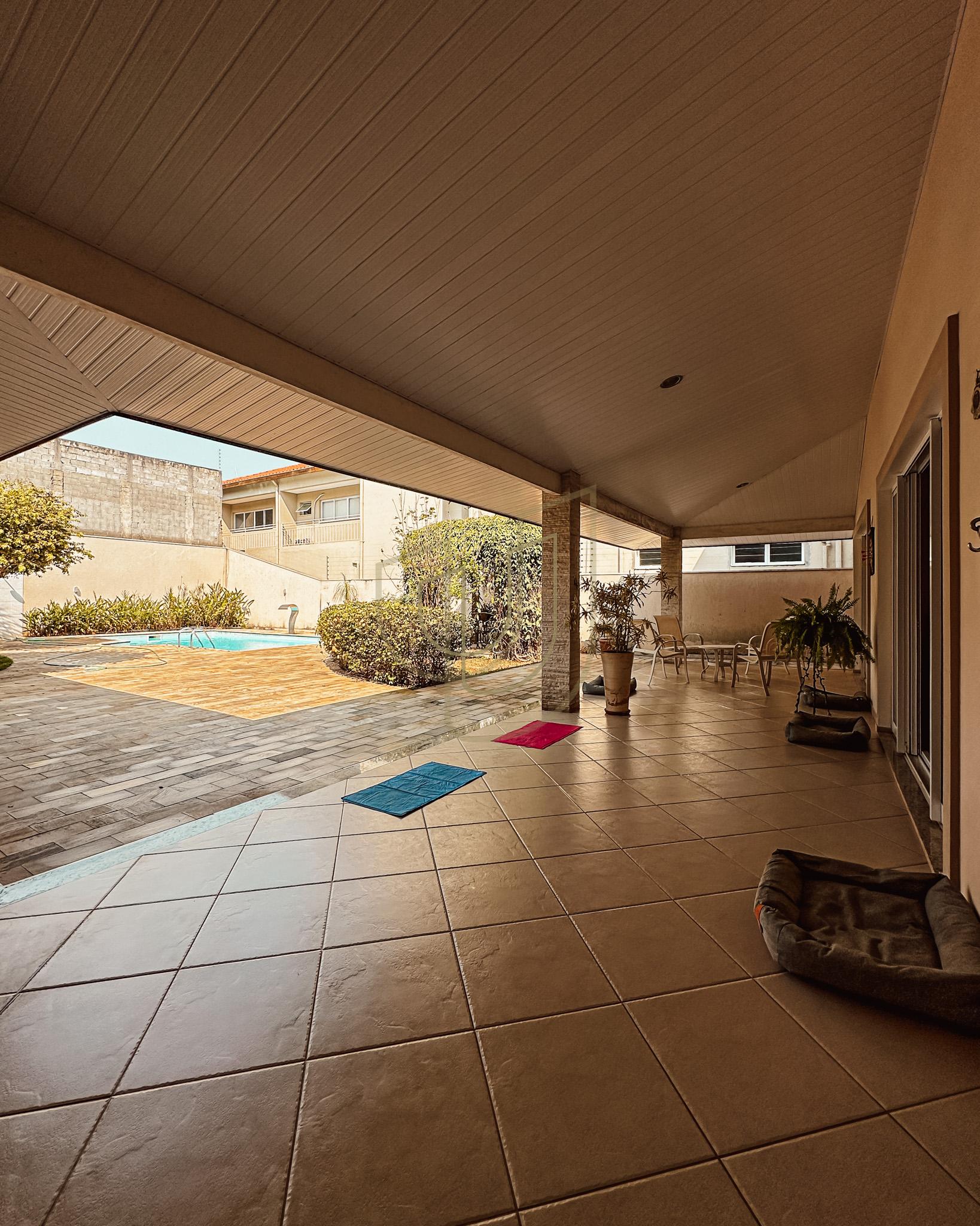 Sobrado Cl&aacute;ssico com 4 su&iacute;tes no Altos da Serra I - S&atilde;o Jos&eacute; dos Campos/SP  São José dos Campos - 