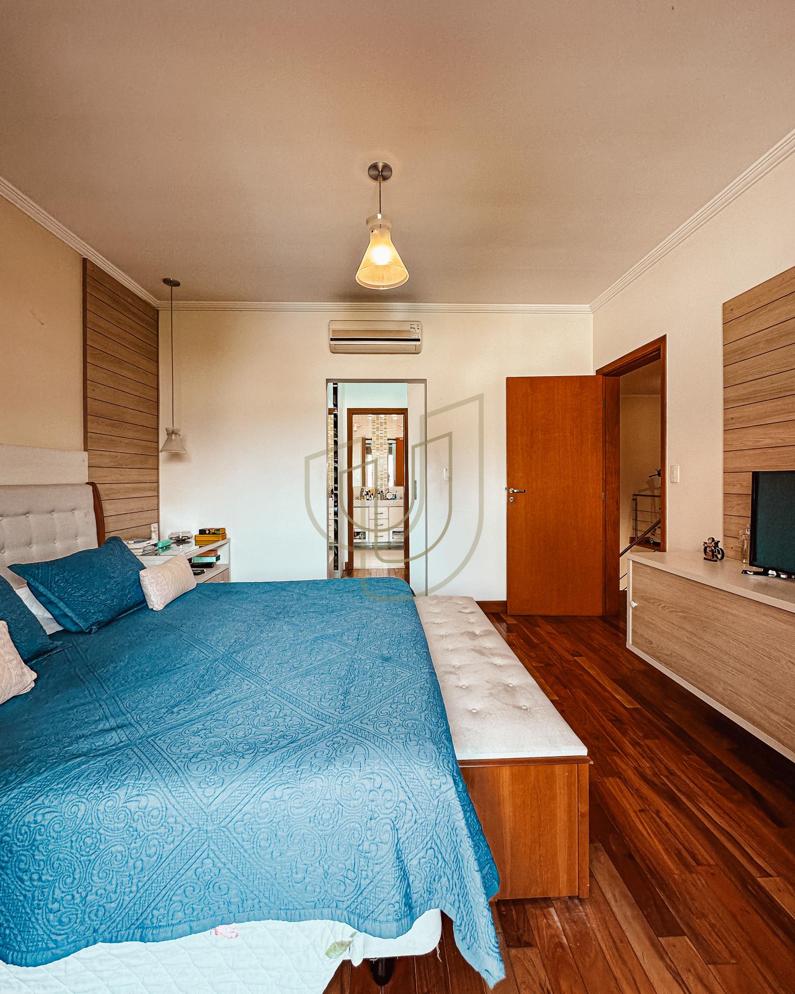 Sobrado Cl&aacute;ssico com 4 su&iacute;tes no Altos da Serra I - S&atilde;o Jos&eacute; dos Campos/SP  São José dos Campos - 