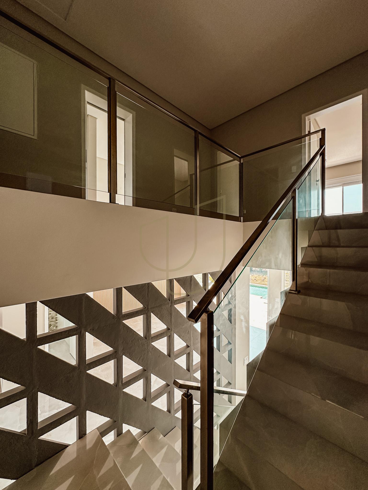 Sobrado sofisticado com vista &uacute;nica e com 4 su&iacute;tes em Urbanova - S&atilde;o Jos&eacute; dos Campos/SP  São José dos Campos - 