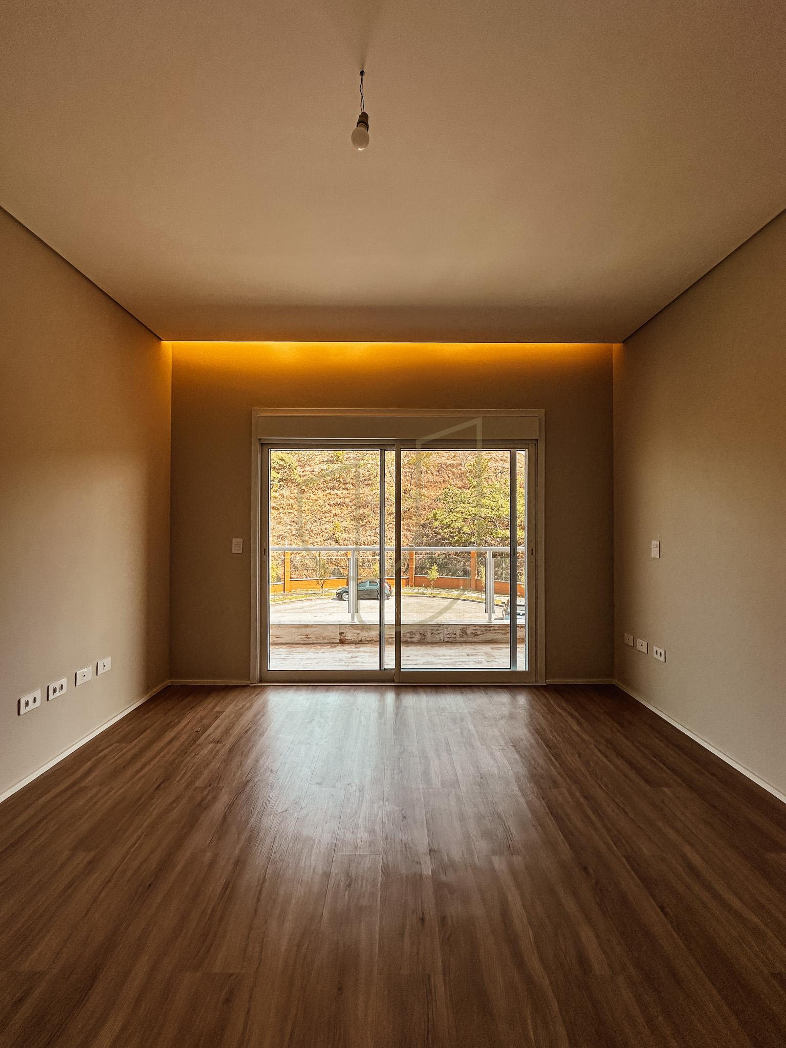 Sobrado sofisticado com vista &uacute;nica e com 4 su&iacute;tes em Urbanova - S&atilde;o Jos&eacute; dos Campos/SP  São José dos Campos - 