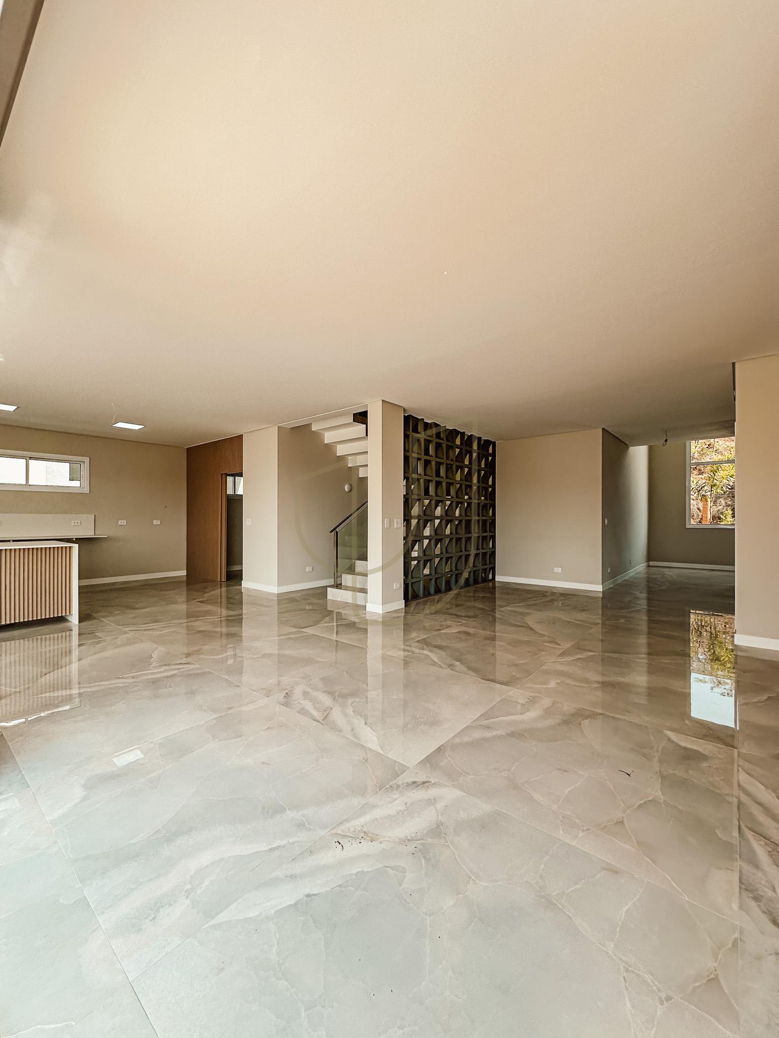 Sobrado sofisticado com vista &uacute;nica e com 4 su&iacute;tes em Urbanova - S&atilde;o Jos&eacute; dos Campos/SP  São José dos Campos - 