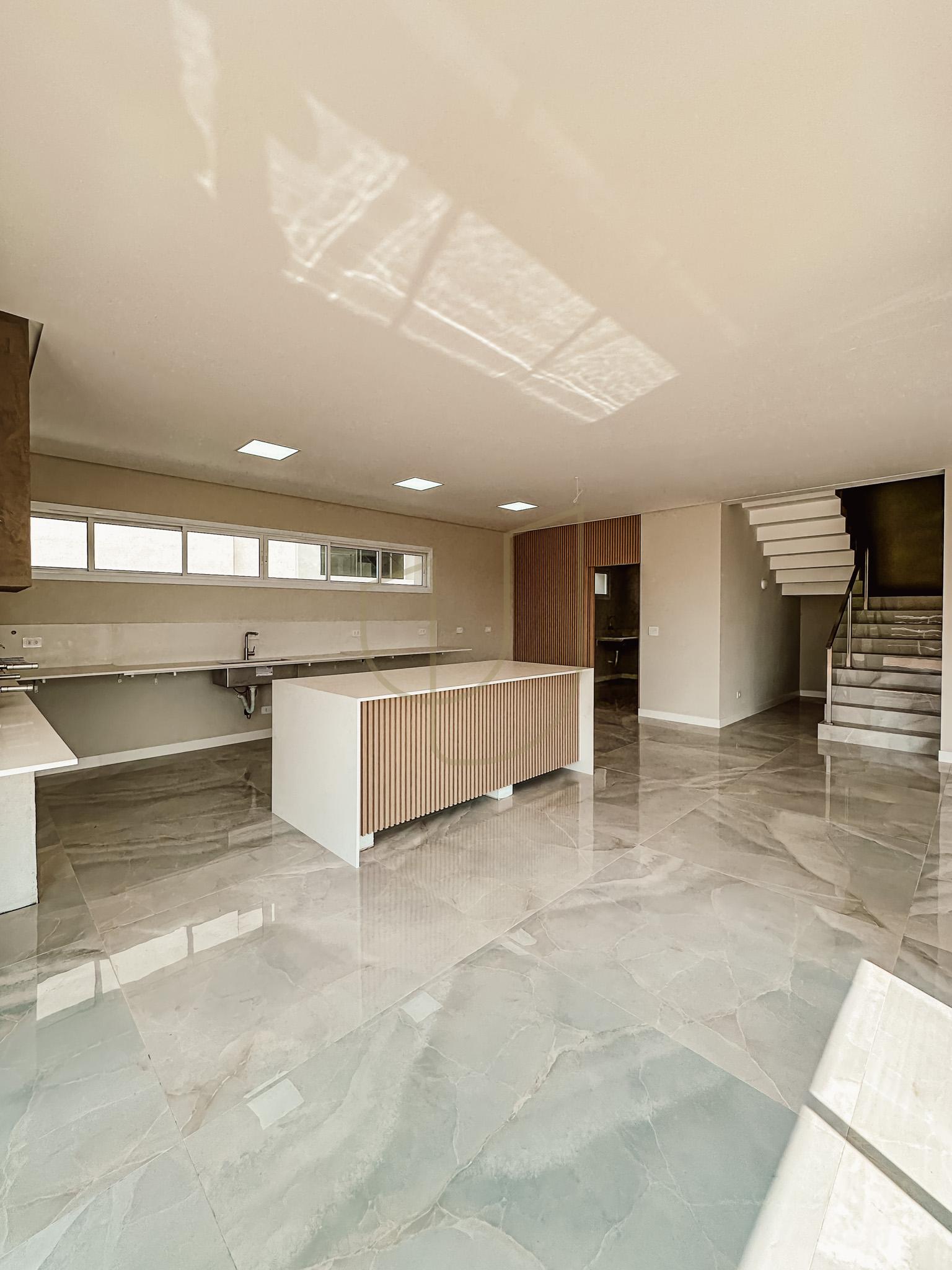 Sobrado sofisticado com vista &uacute;nica e com 4 su&iacute;tes em Urbanova - S&atilde;o Jos&eacute; dos Campos/SP  São José dos Campos - 