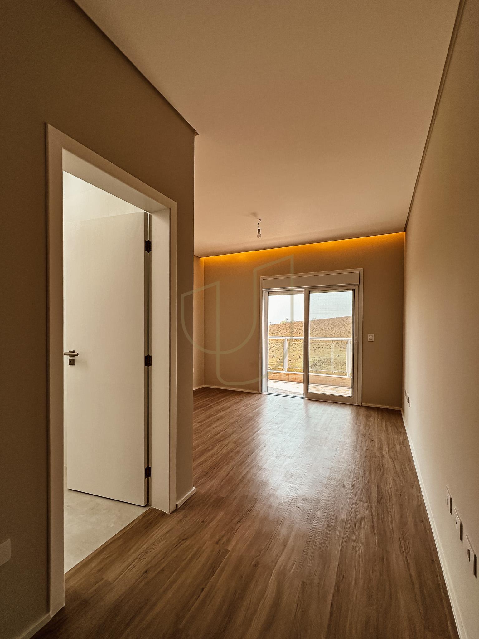 Sobrado sofisticado com vista &uacute;nica e com 4 su&iacute;tes em Urbanova - S&atilde;o Jos&eacute; dos Campos/SP  São José dos Campos - 