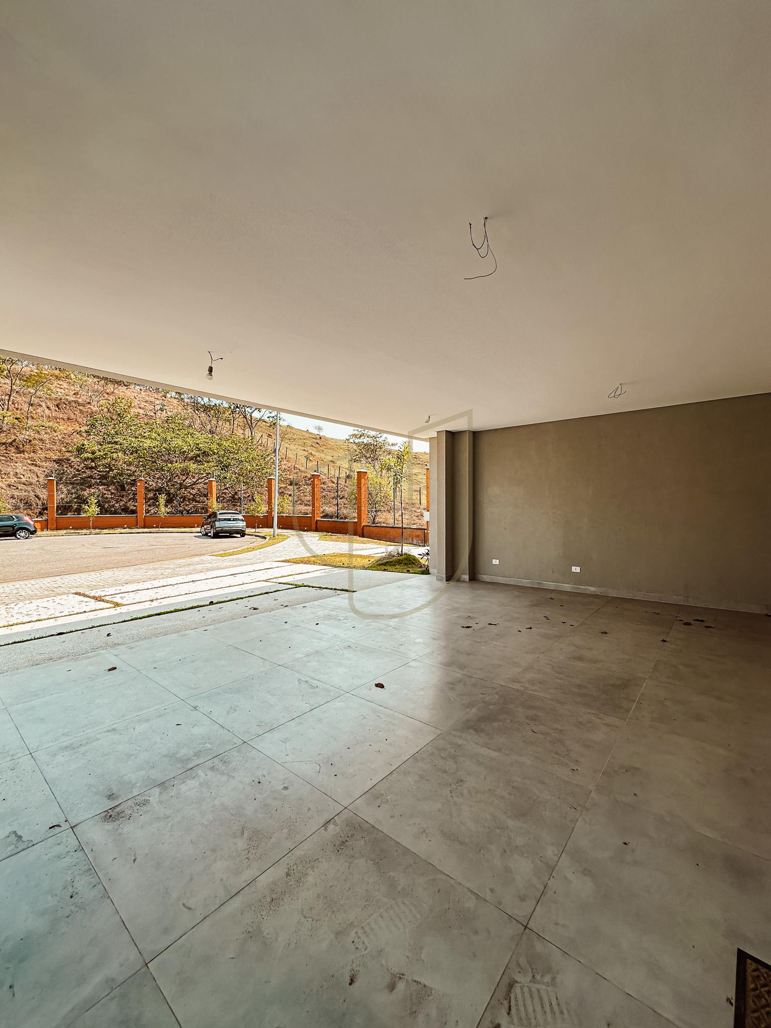 Sobrado sofisticado com vista &uacute;nica e com 4 su&iacute;tes em Urbanova - S&atilde;o Jos&eacute; dos Campos/SP  São José dos Campos - 