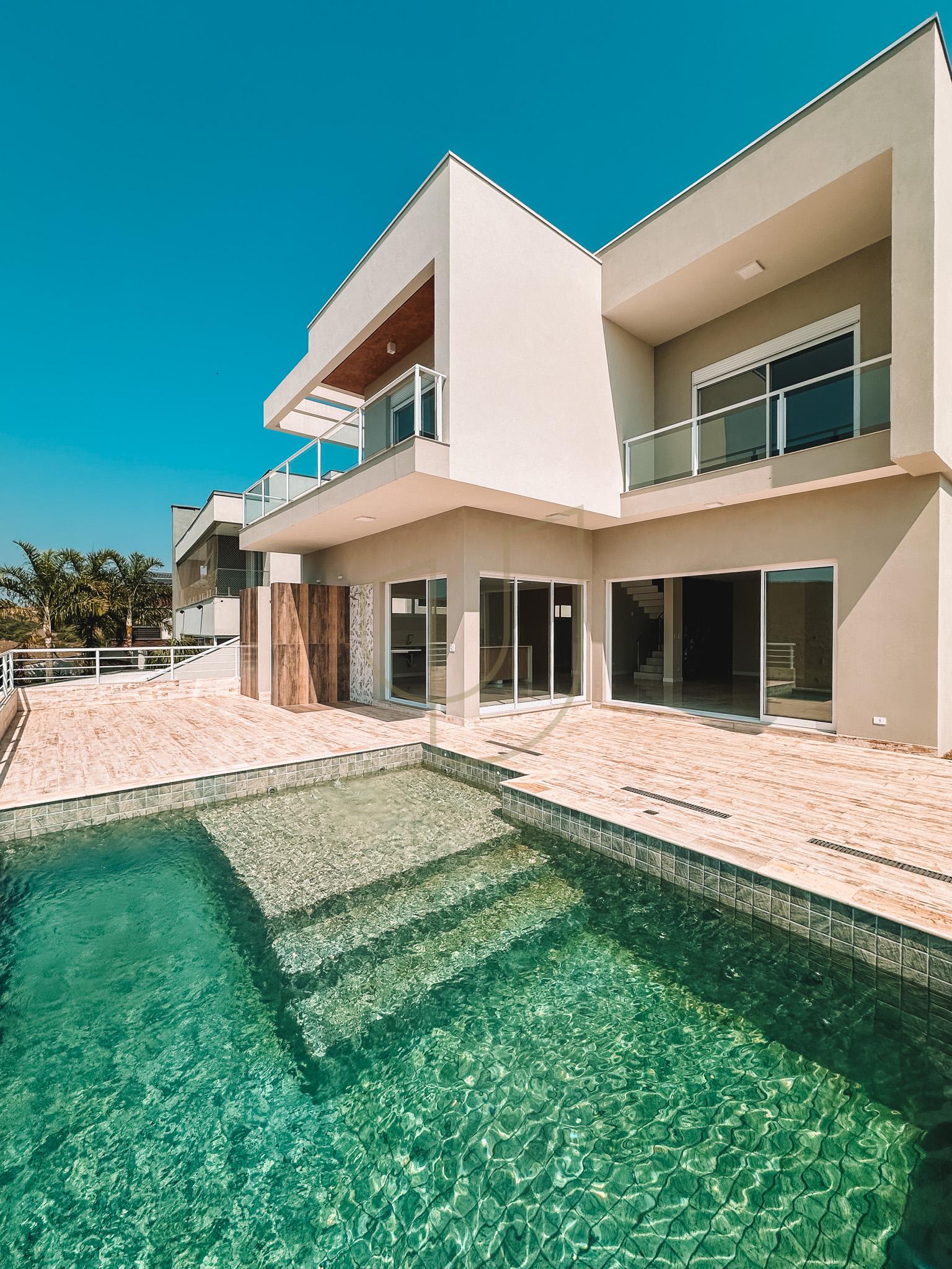 Sobrado sofisticado com vista &uacute;nica e com 4 su&iacute;tes em Urbanova - S&atilde;o Jos&eacute; dos Campos/SP  São José dos Campos - 