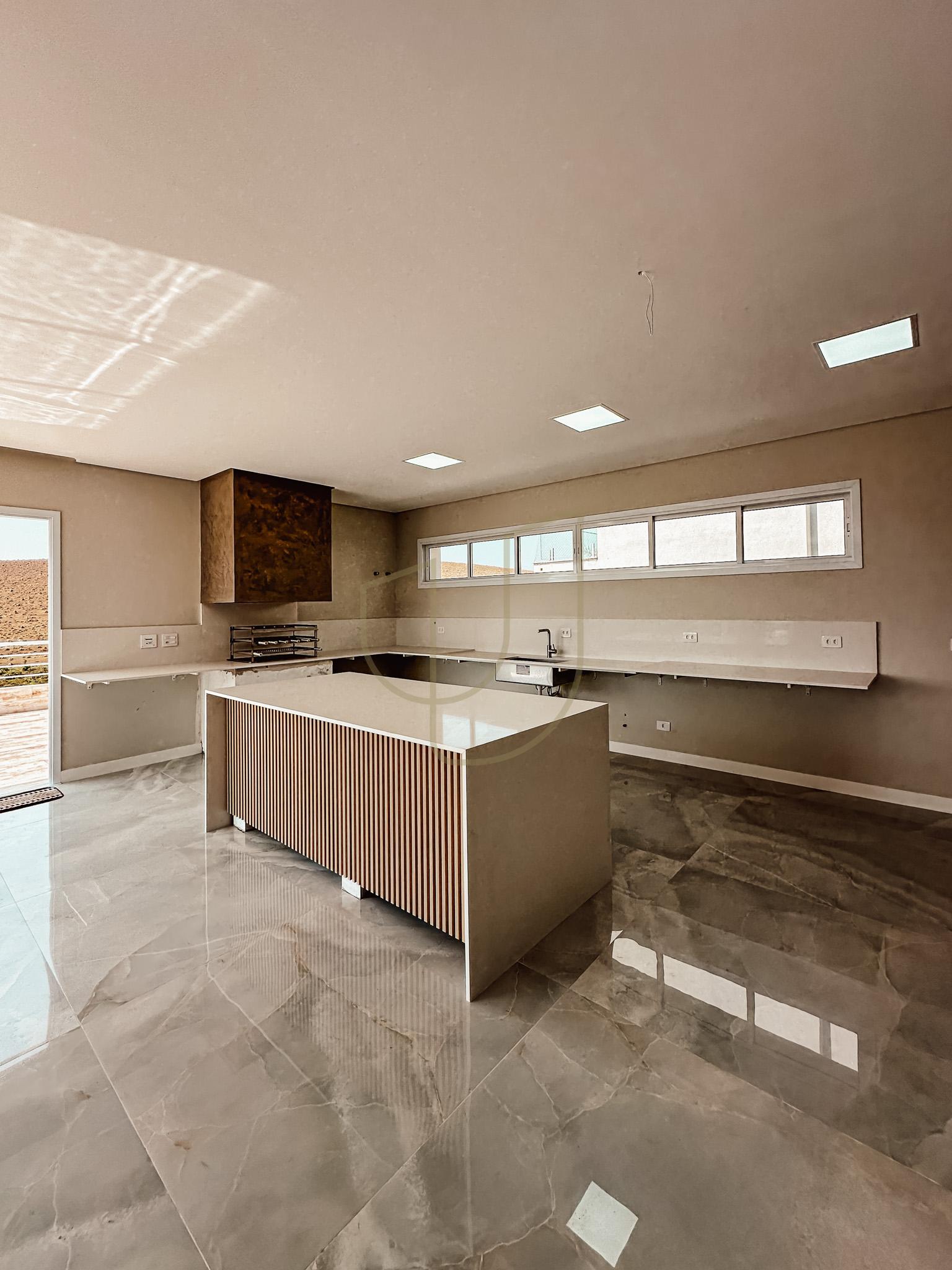 Sobrado sofisticado com vista &uacute;nica e com 4 su&iacute;tes em Urbanova - S&atilde;o Jos&eacute; dos Campos/SP  São José dos Campos - 