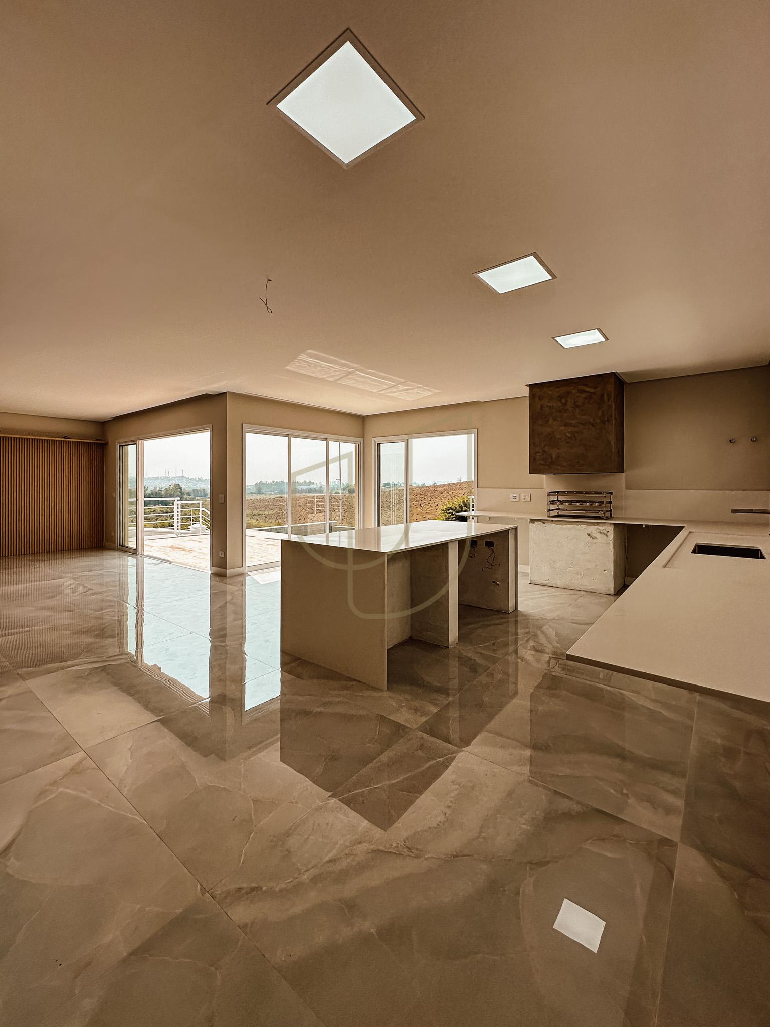 Sobrado sofisticado com vista &uacute;nica e com 4 su&iacute;tes em Urbanova - S&atilde;o Jos&eacute; dos Campos/SP  São José dos Campos - 