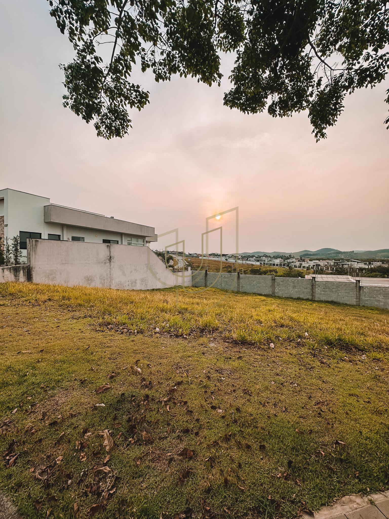 Terreno de 895m&sup2; no condom&iacute;nio M&ocirc;naco - Urbanova - S&atilde;o Jos&eacute; dos Campos/SP  São José dos Campos - 