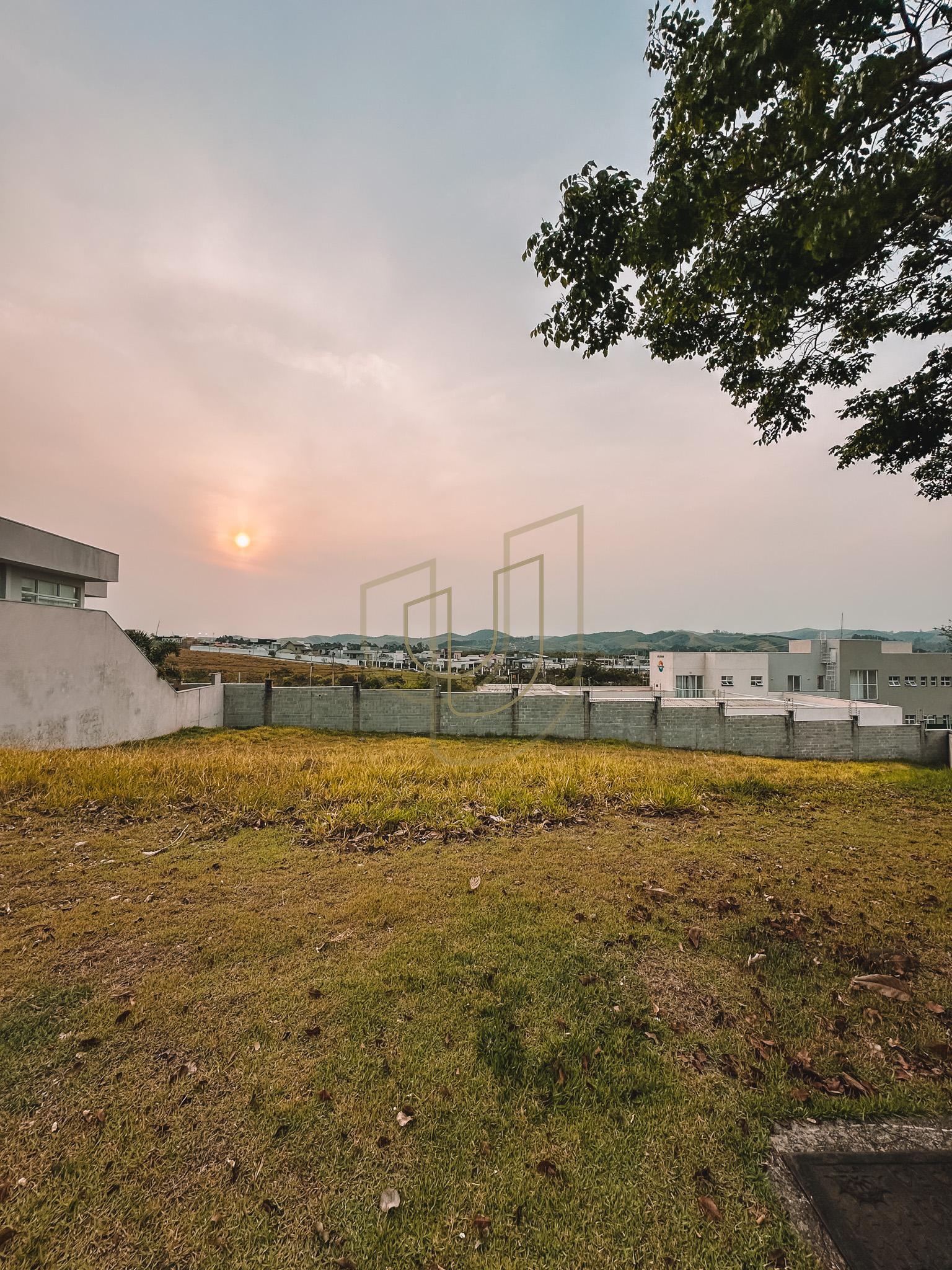 Terreno de 895m&sup2; no condom&iacute;nio M&ocirc;naco - Urbanova - S&atilde;o Jos&eacute; dos Campos/SP  São José dos Campos - 