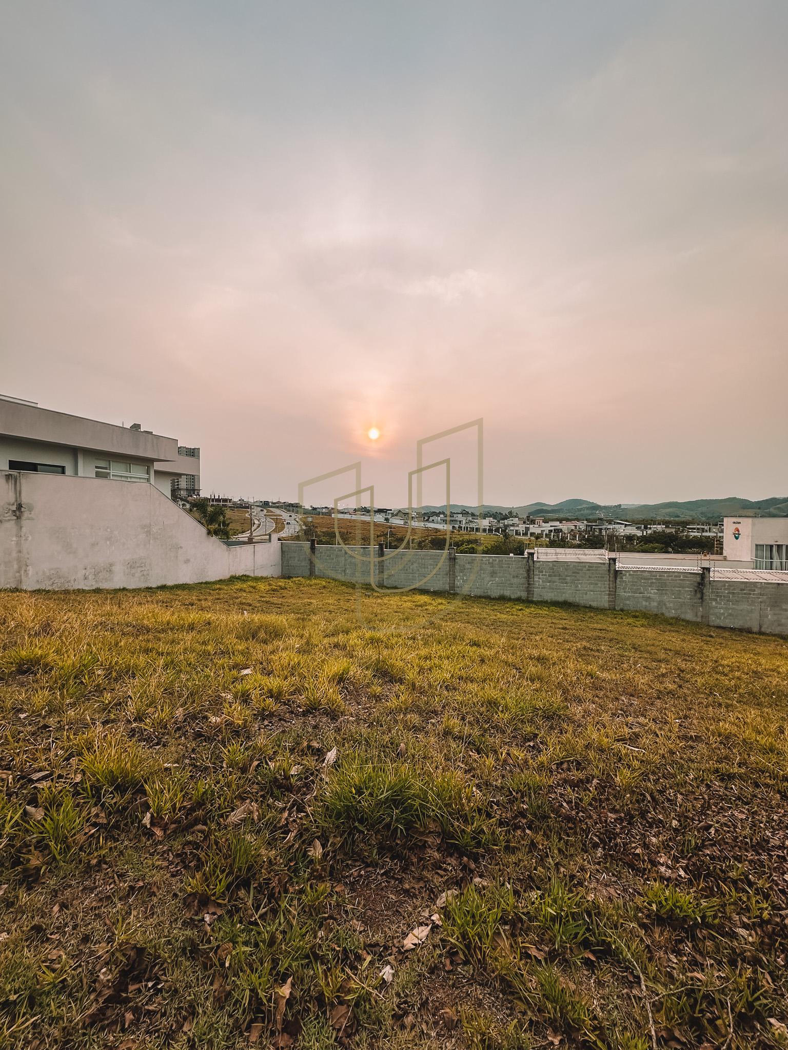 Terreno de 895m&sup2; no condom&iacute;nio M&ocirc;naco - Urbanova - S&atilde;o Jos&eacute; dos Campos/SP  São José dos Campos - 