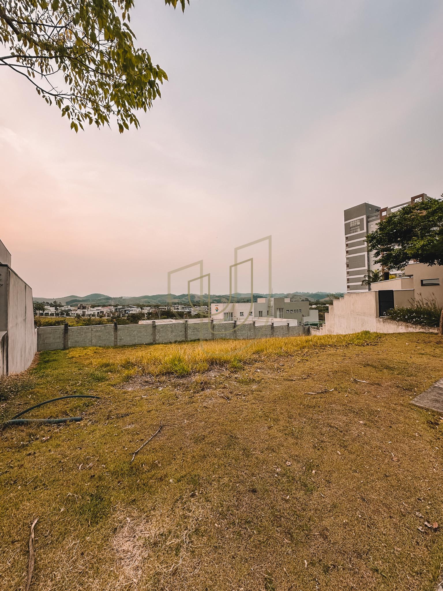 Terreno de 895m&sup2; no condom&iacute;nio M&ocirc;naco - Urbanova - S&atilde;o Jos&eacute; dos Campos/SP  São José dos Campos - 