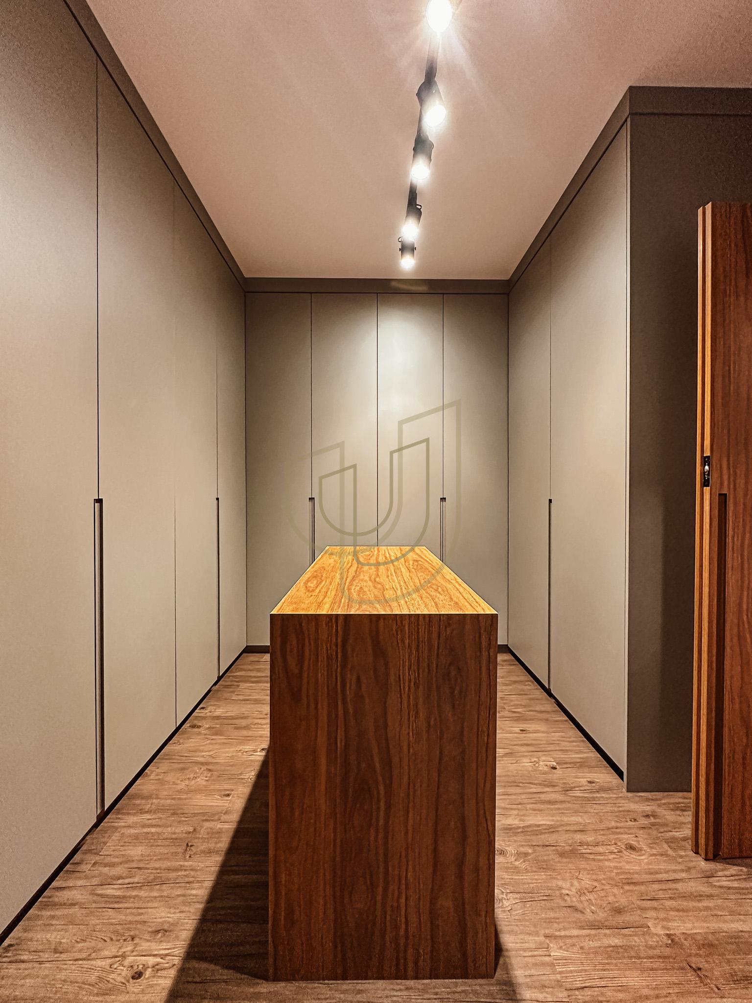 Sobrado sofisticado e moderno com 4 su&iacute;tes no Urbanova - S&atilde;o Jos&eacute; dos Campos/SP  São José dos Campos - 