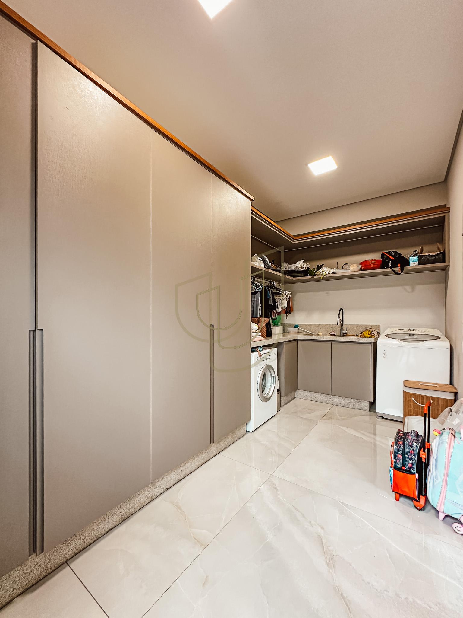 Sobrado sofisticado e moderno com 4 su&iacute;tes no Urbanova - S&atilde;o Jos&eacute; dos Campos/SP  São José dos Campos - 