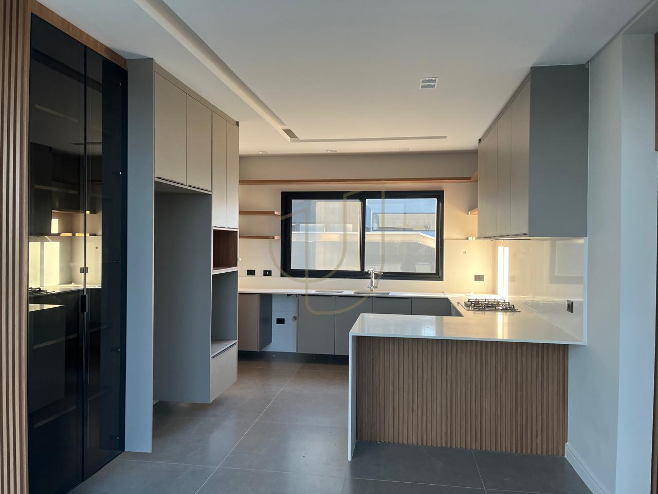 Sobrado sofisticado e moderno com 5 su&iacute;tes no Urbanova - S&atilde;o Jos&eacute; dos Campos/SP  São José dos Campos - 