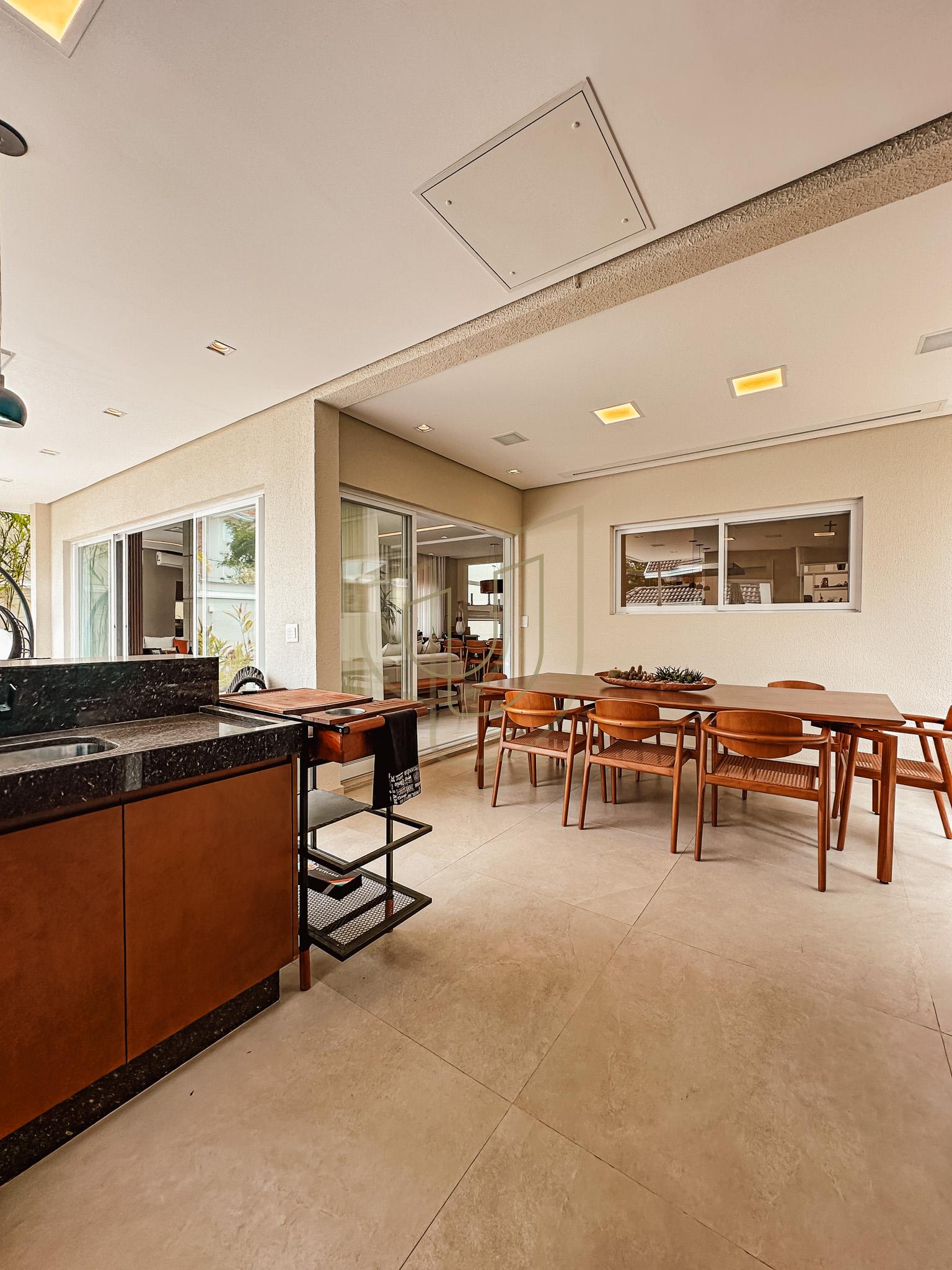 Sobrado sofisticado e moderno com 5 su&iacute;tes no Urbanova - S&atilde;o Jos&eacute; dos Campos/SP  São José dos Campos - 