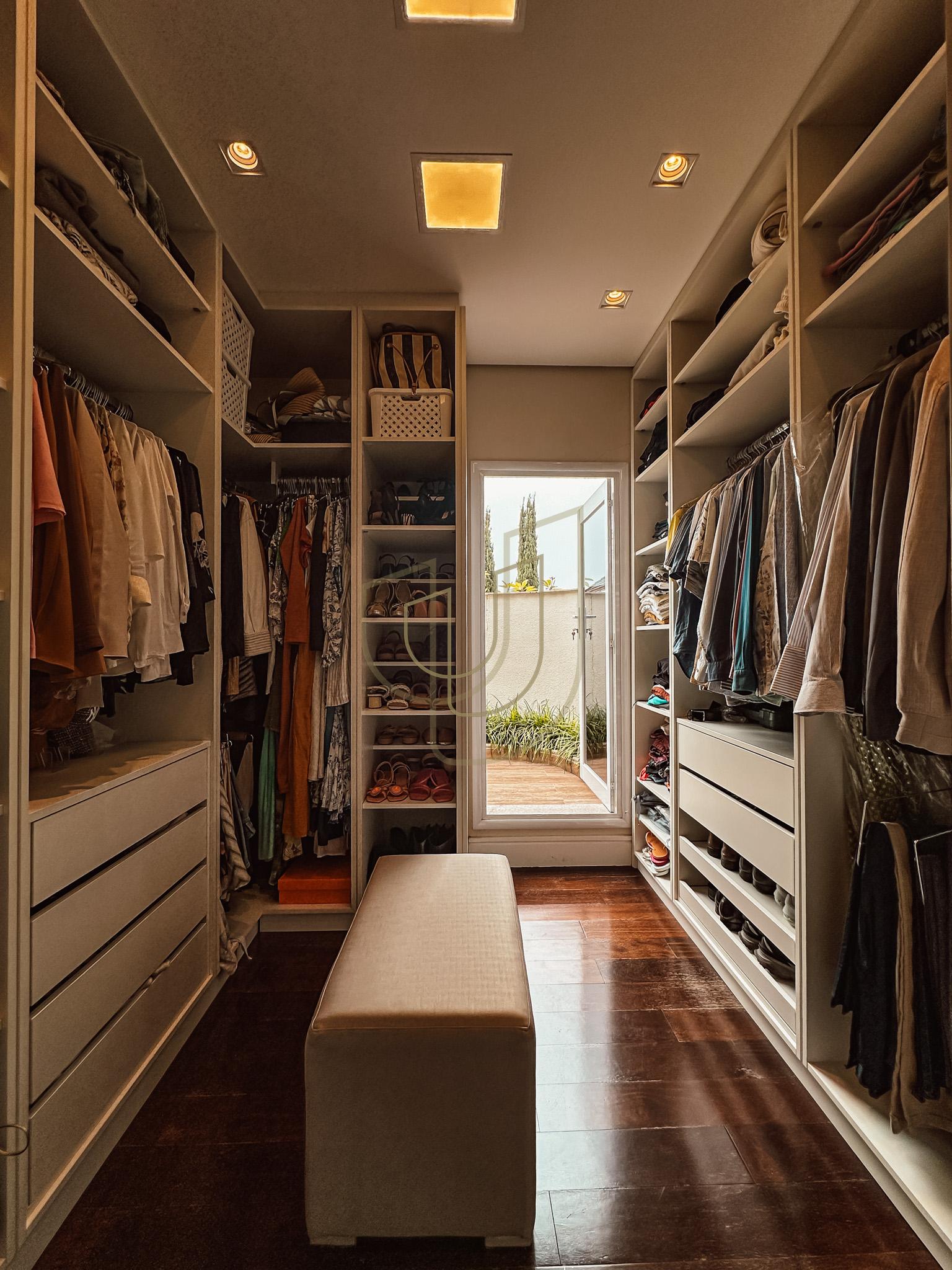 Sobrado sofisticado e moderno com 5 su&iacute;tes no Urbanova - S&atilde;o Jos&eacute; dos Campos/SP  São José dos Campos - 