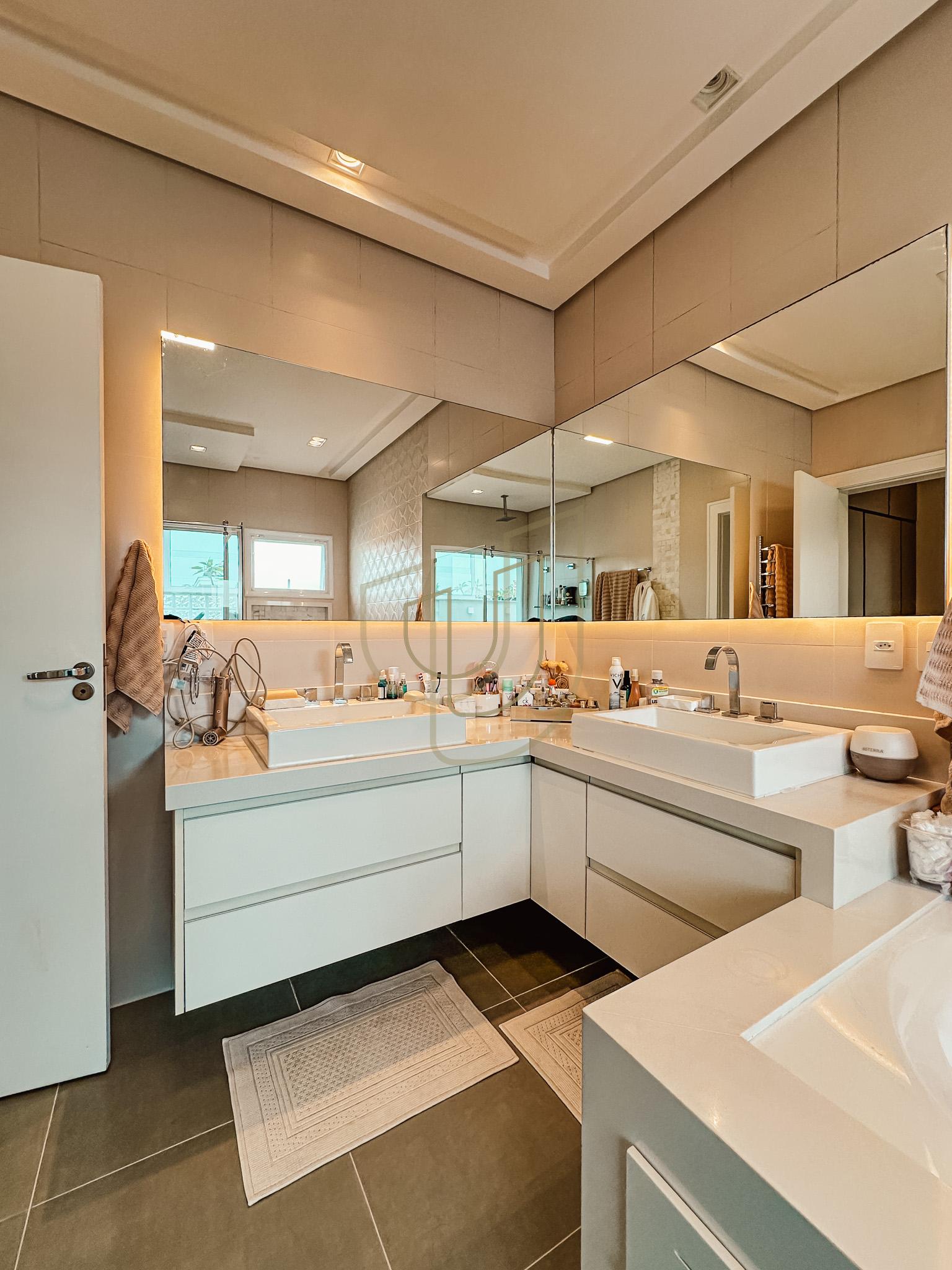 Sobrado sofisticado e moderno com 5 su&iacute;tes no Urbanova - S&atilde;o Jos&eacute; dos Campos/SP  São José dos Campos - 