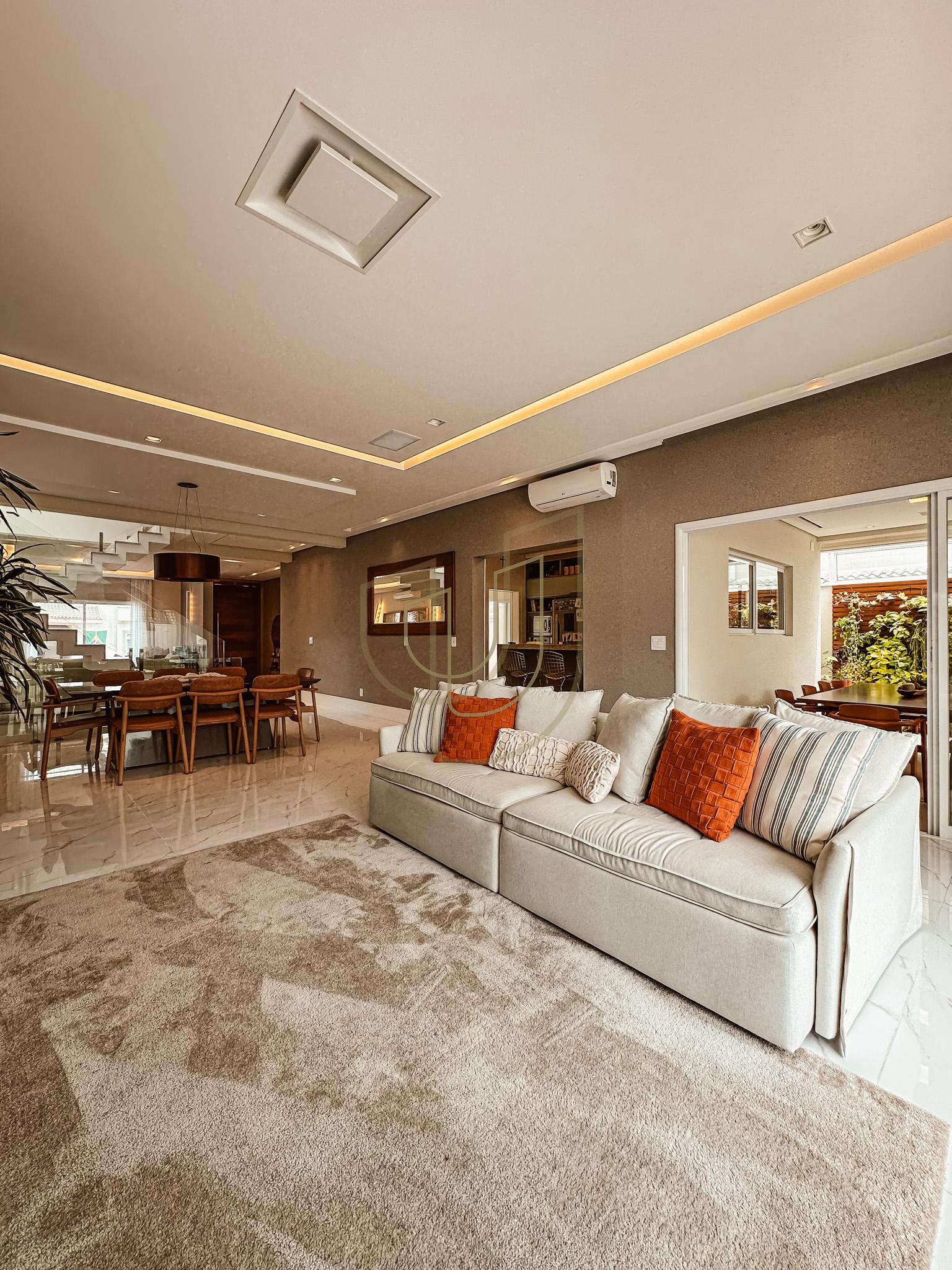 Sobrado sofisticado e moderno com 5 su&iacute;tes no Urbanova - S&atilde;o Jos&eacute; dos Campos/SP  São José dos Campos - 