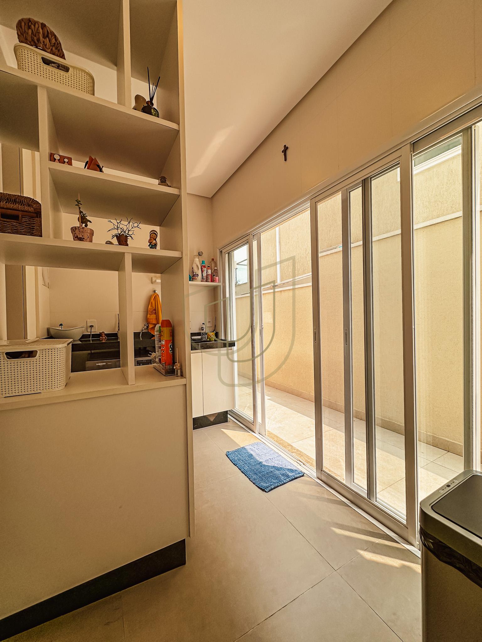 Sobrado sofisticado e moderno com 5 su&iacute;tes no Urbanova - S&atilde;o Jos&eacute; dos Campos/SP  São José dos Campos - 