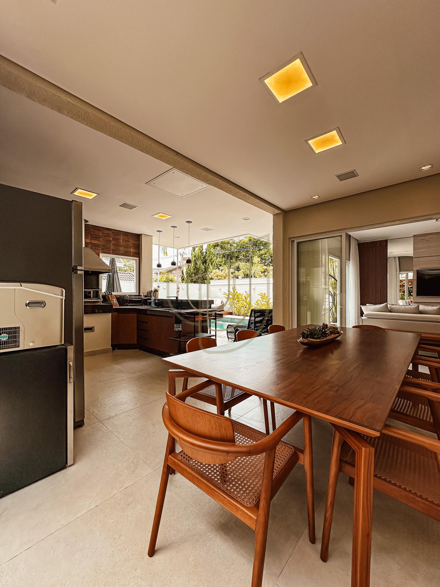 Sobrado sofisticado e moderno com 5 su&iacute;tes no Urbanova - S&atilde;o Jos&eacute; dos Campos/SP  São José dos Campos - 