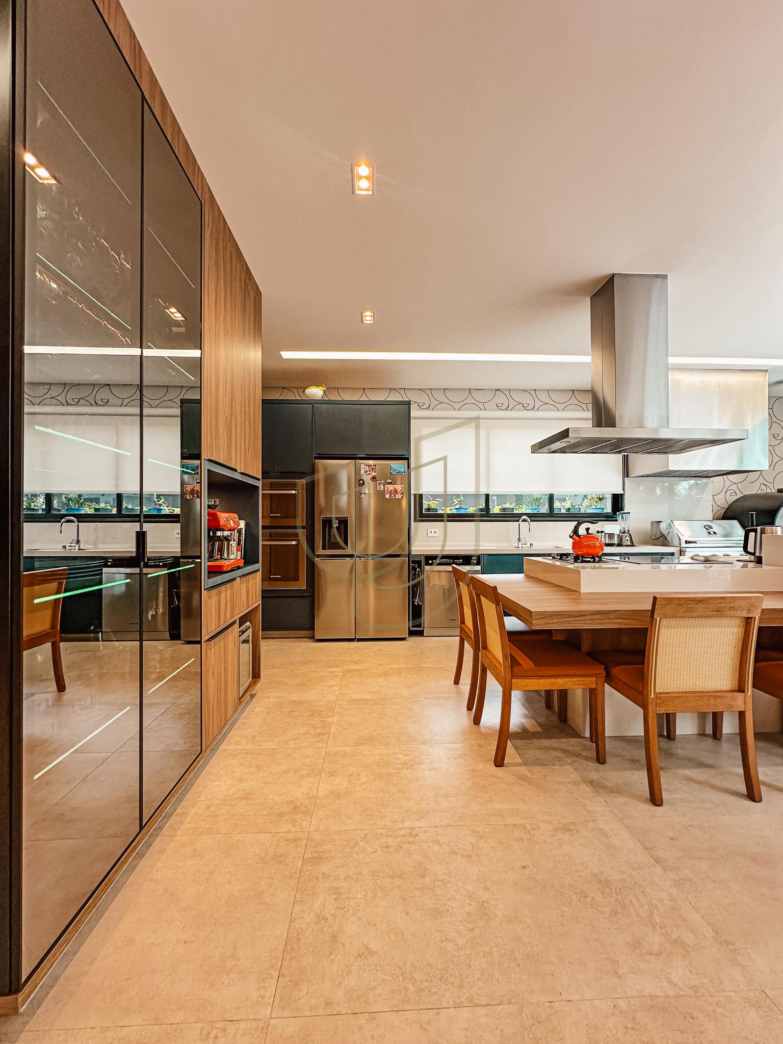 Sobrado sofisticado e moderno com 4 su&iacute;tes no Jardim do Golfe I - S&atilde;o Jos&eacute; dos Campos/SP  São José dos Campos - 