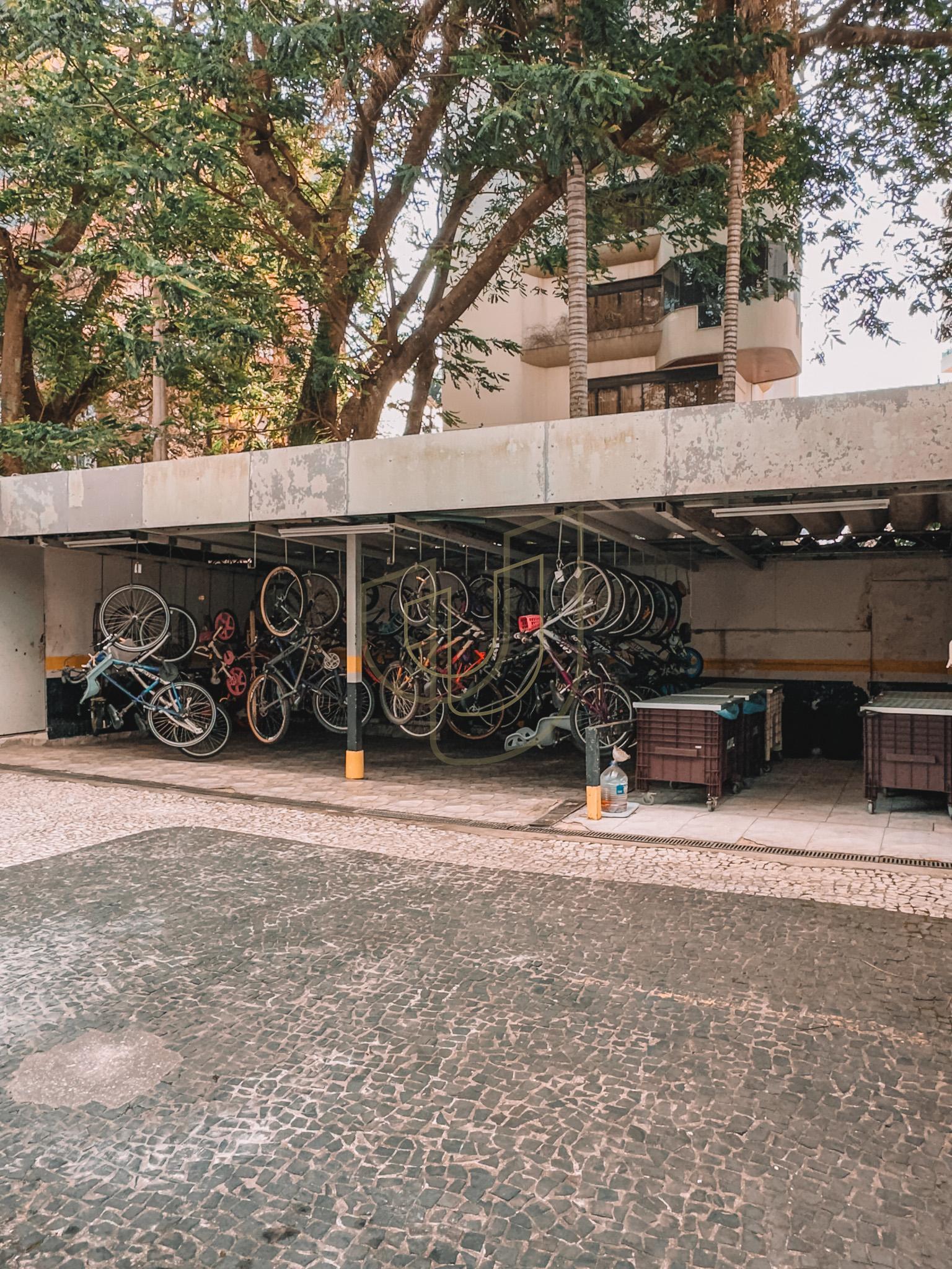 Apartamento com 3 Dormit&oacute;rios e 118m&sup2; na Vila Adyana - S&atilde;o Jos&eacute; dos Campos/SP  São José dos Campos - 