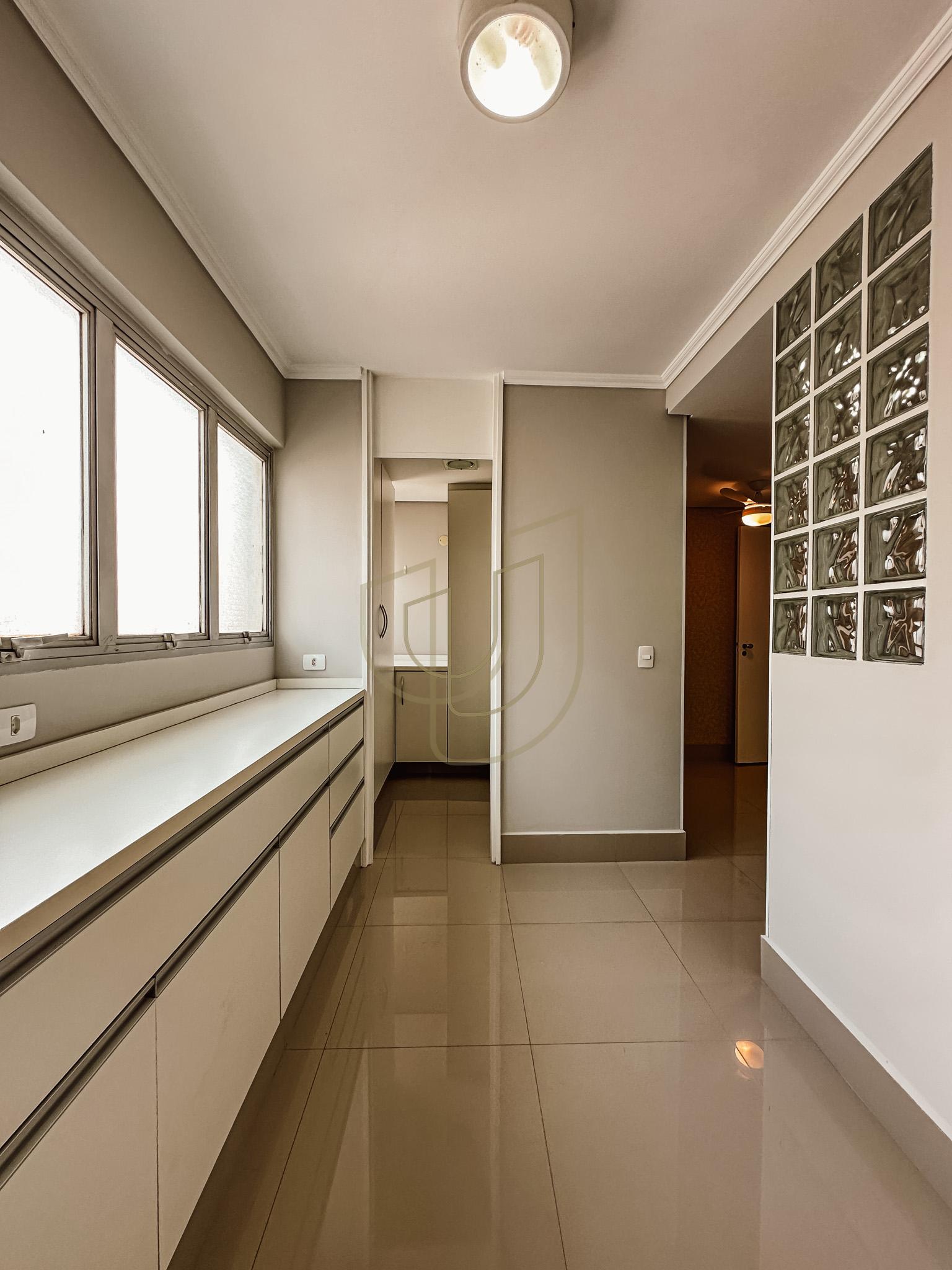 Apartamento com 3 Dormit&oacute;rios e 118m&sup2; na Vila Adyana - S&atilde;o Jos&eacute; dos Campos/SP  São José dos Campos - 