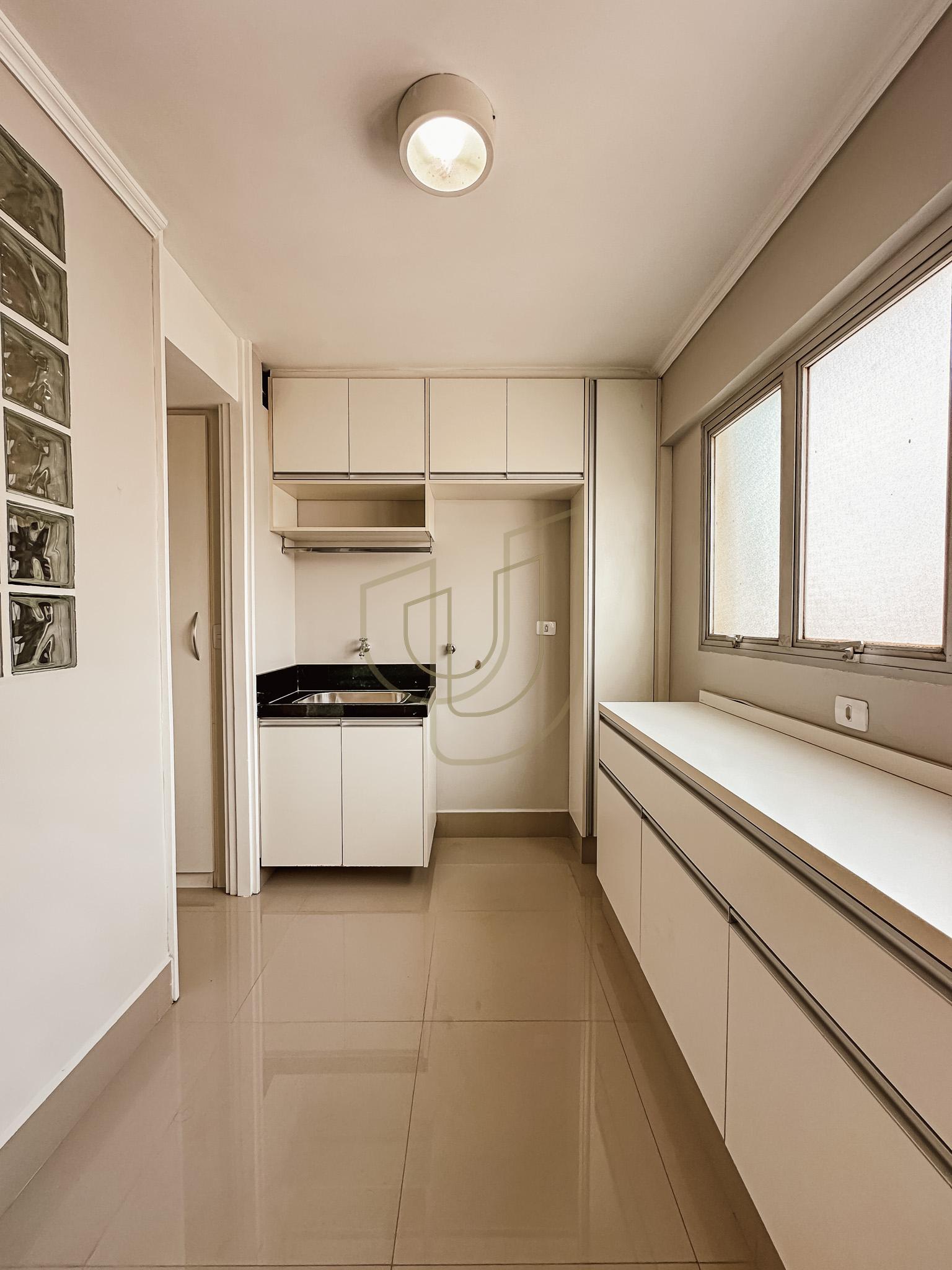 Apartamento com 3 Dormit&oacute;rios e 118m&sup2; na Vila Adyana - S&atilde;o Jos&eacute; dos Campos/SP  São José dos Campos - 