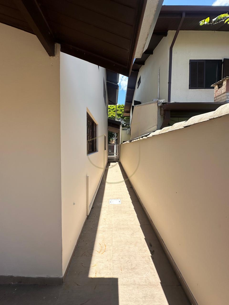 Sobrado com 3 Dormit&oacute;rios no Eldorado - Urabanova - S&atilde;o Jos&eacute; dos Campos/SP  São José dos Campos - 