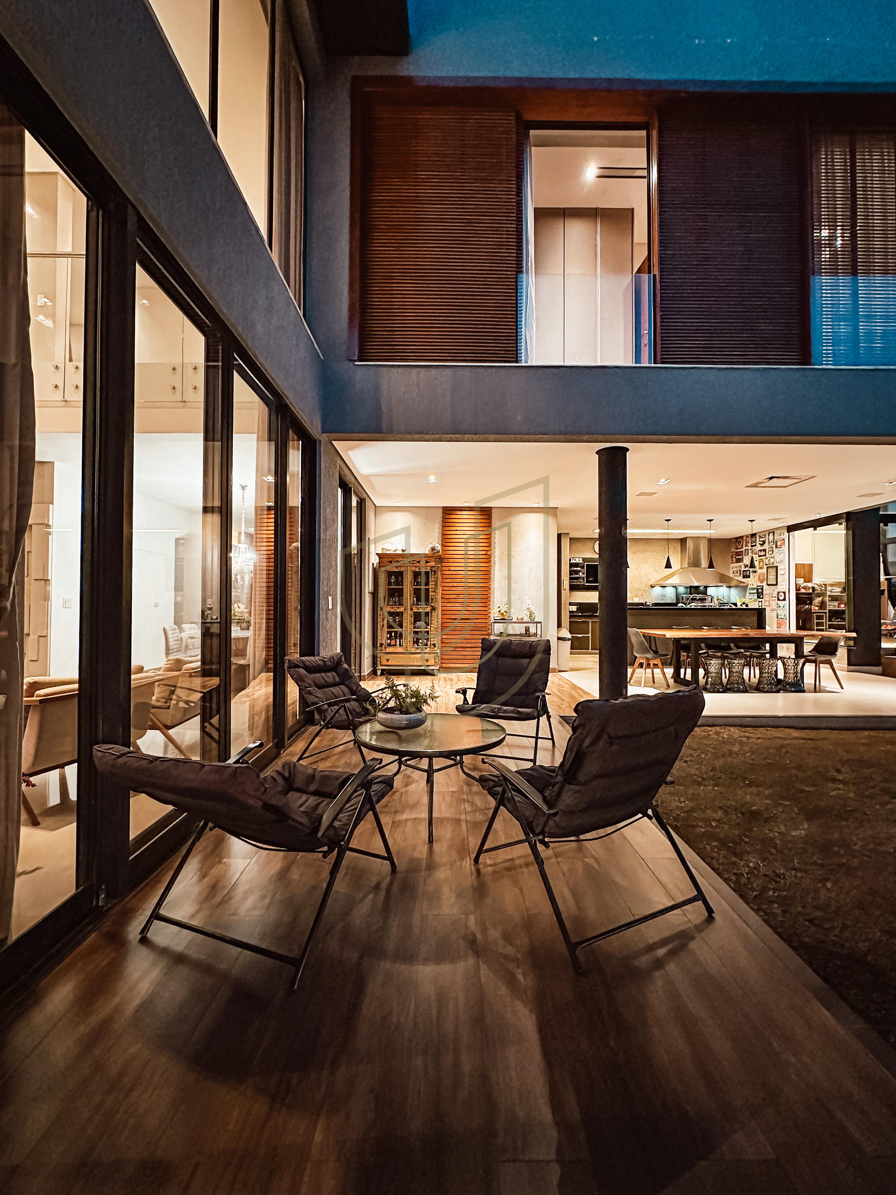 Sobrado sofisticado com 4 Dormit&oacute;rios no Jardim do Golfe - S&atilde;o Jos&eacute; dos Campos/SP  São José dos Campos - 