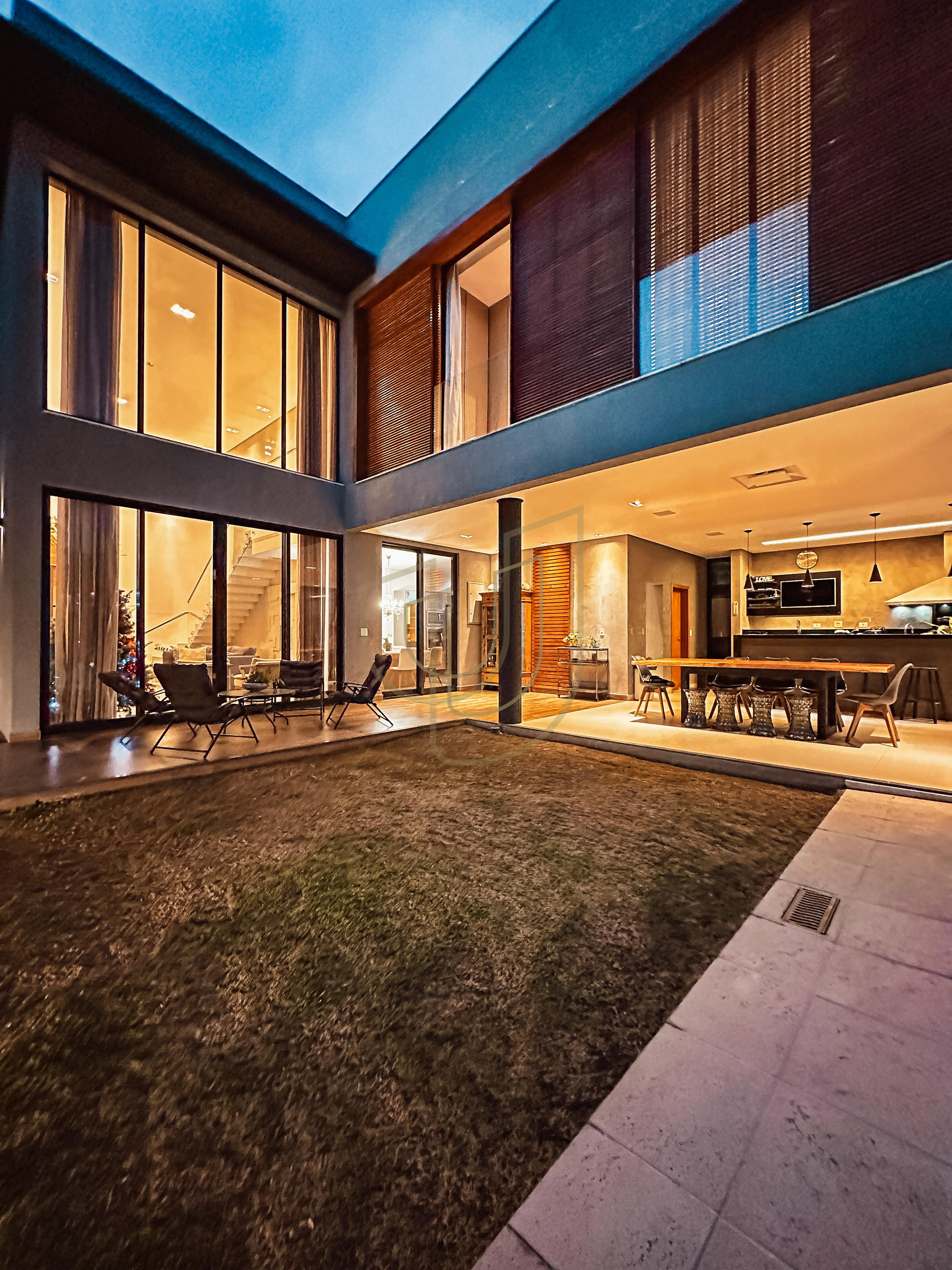 Sobrado sofisticado com 4 Dormit&oacute;rios no Jardim do Golfe - S&atilde;o Jos&eacute; dos Campos/SP  São José dos Campos - 