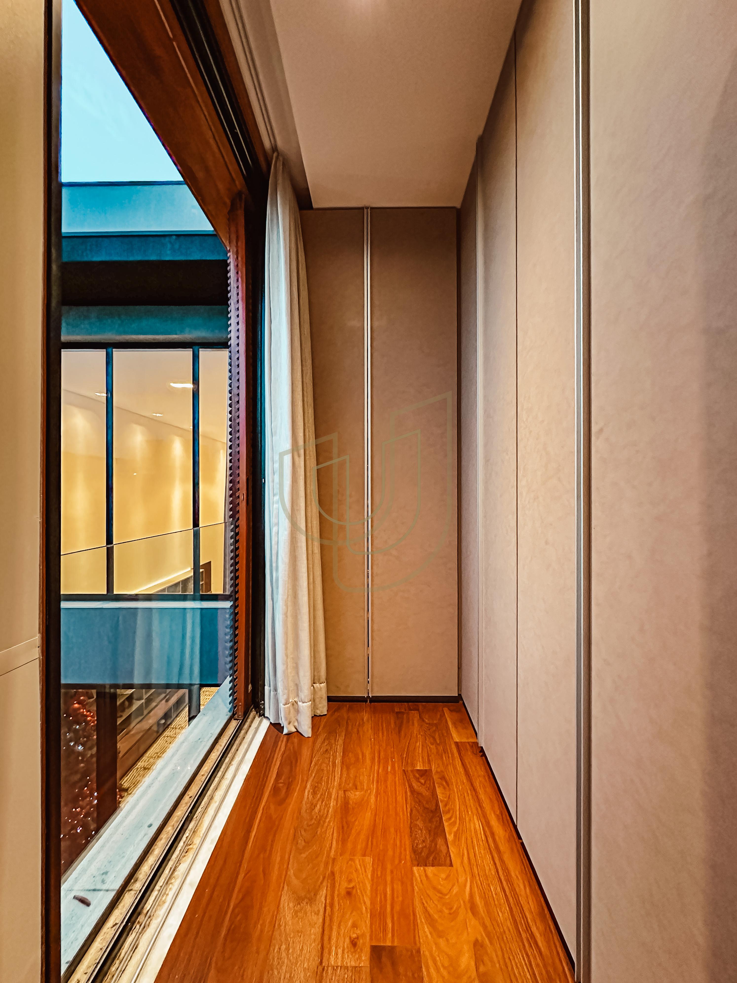 Sobrado sofisticado com 4 Dormit&oacute;rios no Jardim do Golfe - S&atilde;o Jos&eacute; dos Campos/SP  São José dos Campos - 